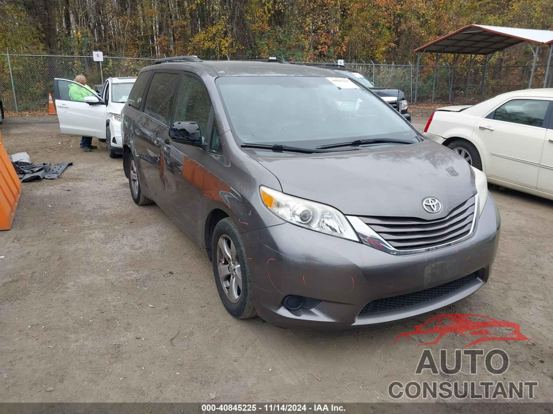 TOYOTA SIENNA 2015 - 5TDKK3DC9FS599933