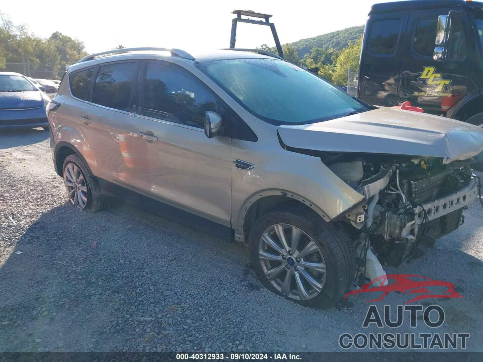 FORD ESCAPE 2017 - 1FMCU9JD7HUB50713