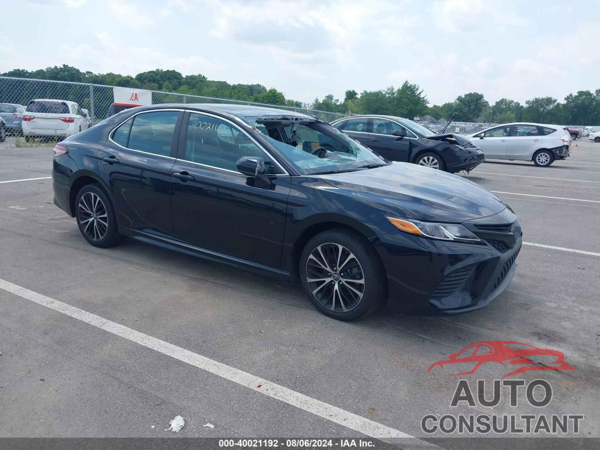 TOYOTA CAMRY 2018 - 4T1B11HK6JU044124