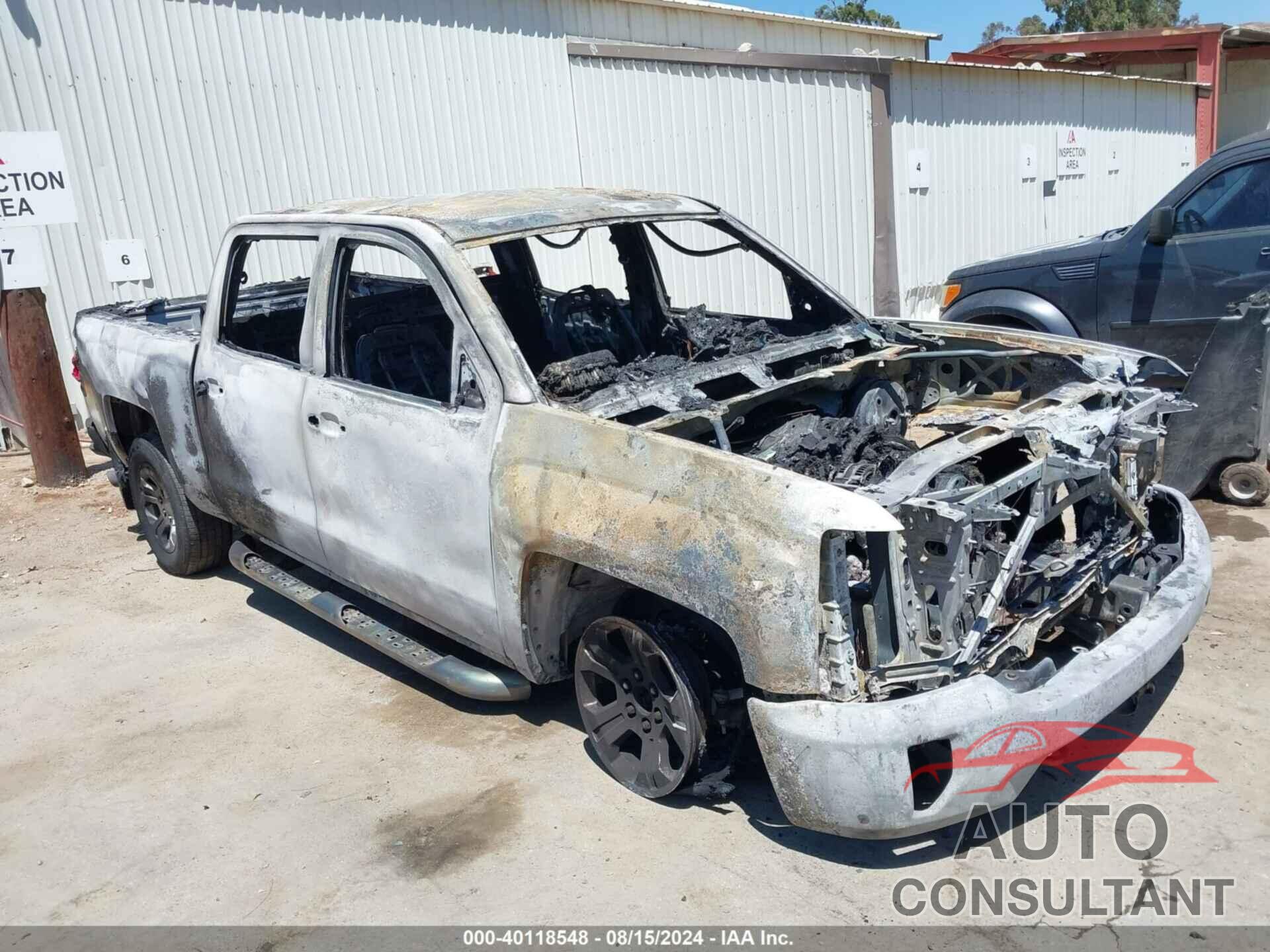 CHEVROLET SILVERADO 1500 2018 - 3GCUKREC7JG321436