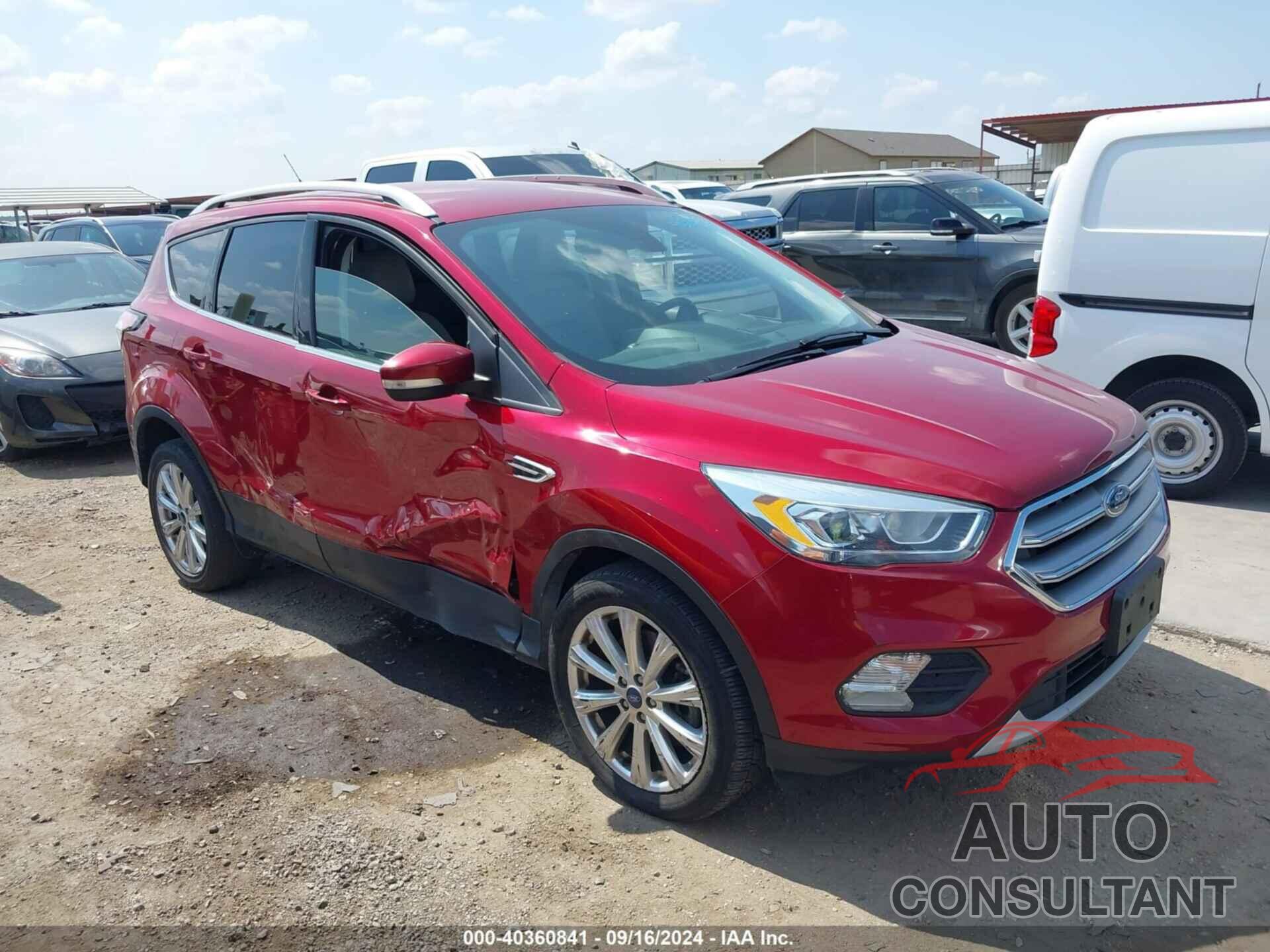 FORD ESCAPE 2017 - 1FMCU0J92HUD42774