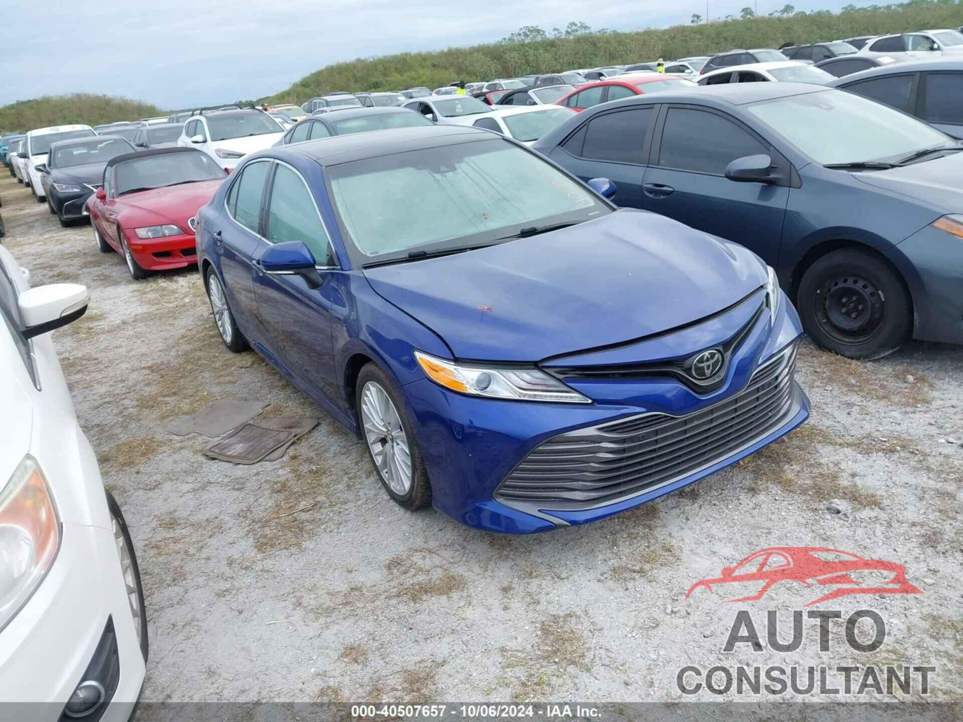 TOYOTA CAMRY 2018 - 4T1B11HK6JU552237