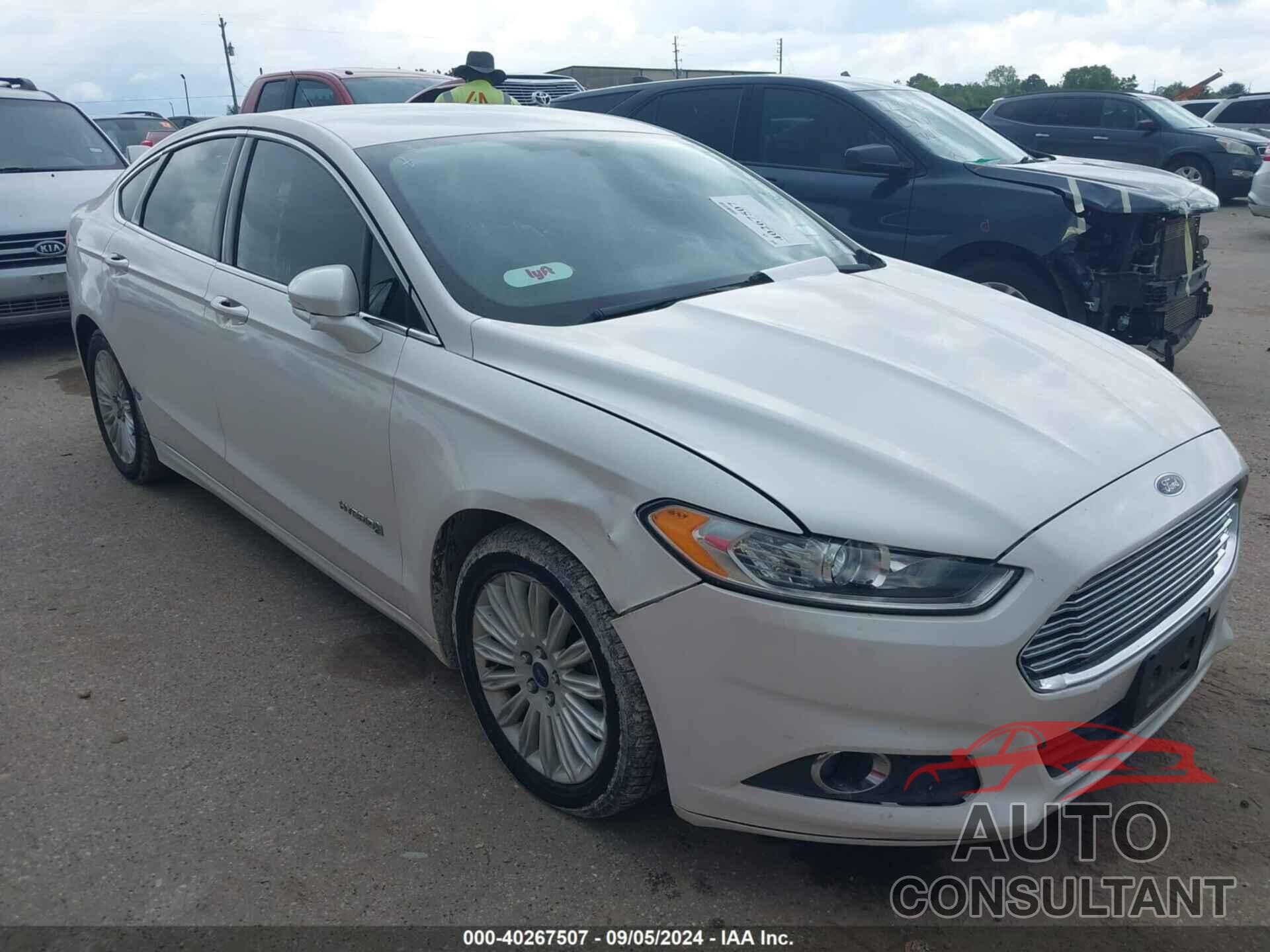 FORD FUSION HYBRID 2016 - 3FA6P0LU9GR104877