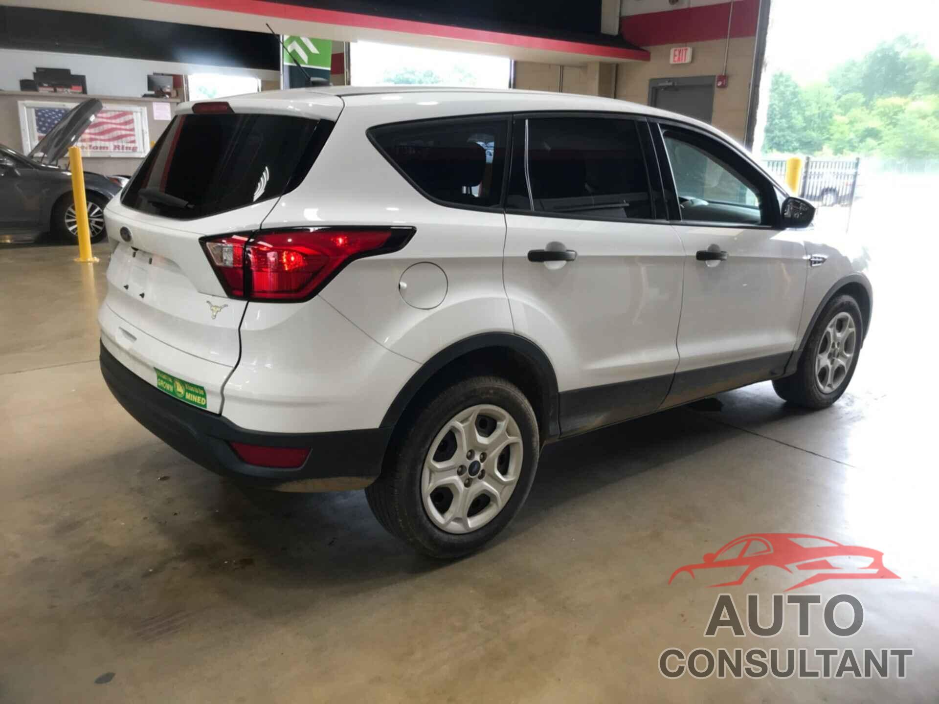 FORD ESCAPE 2019 - 1FMCU0F7XKUB11779