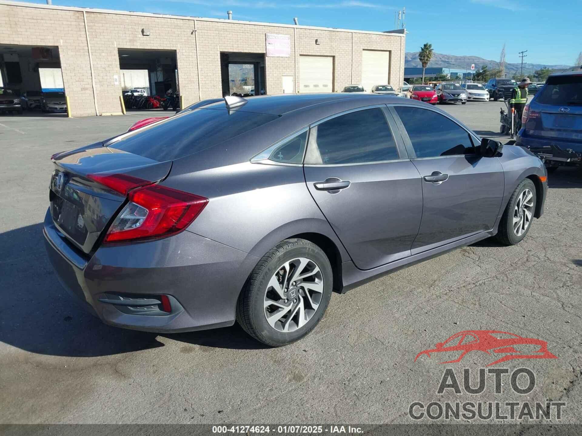 HONDA CIVIC 2018 - 19XFC2F71JE201514