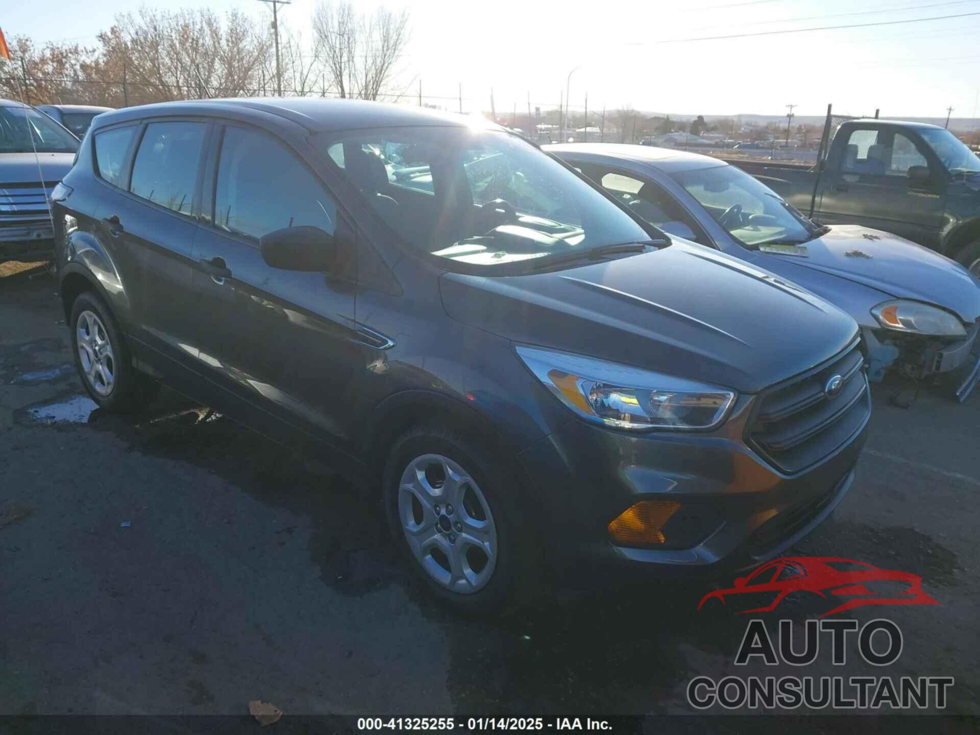 FORD ESCAPE 2017 - 1FMCU0F76HUC01441