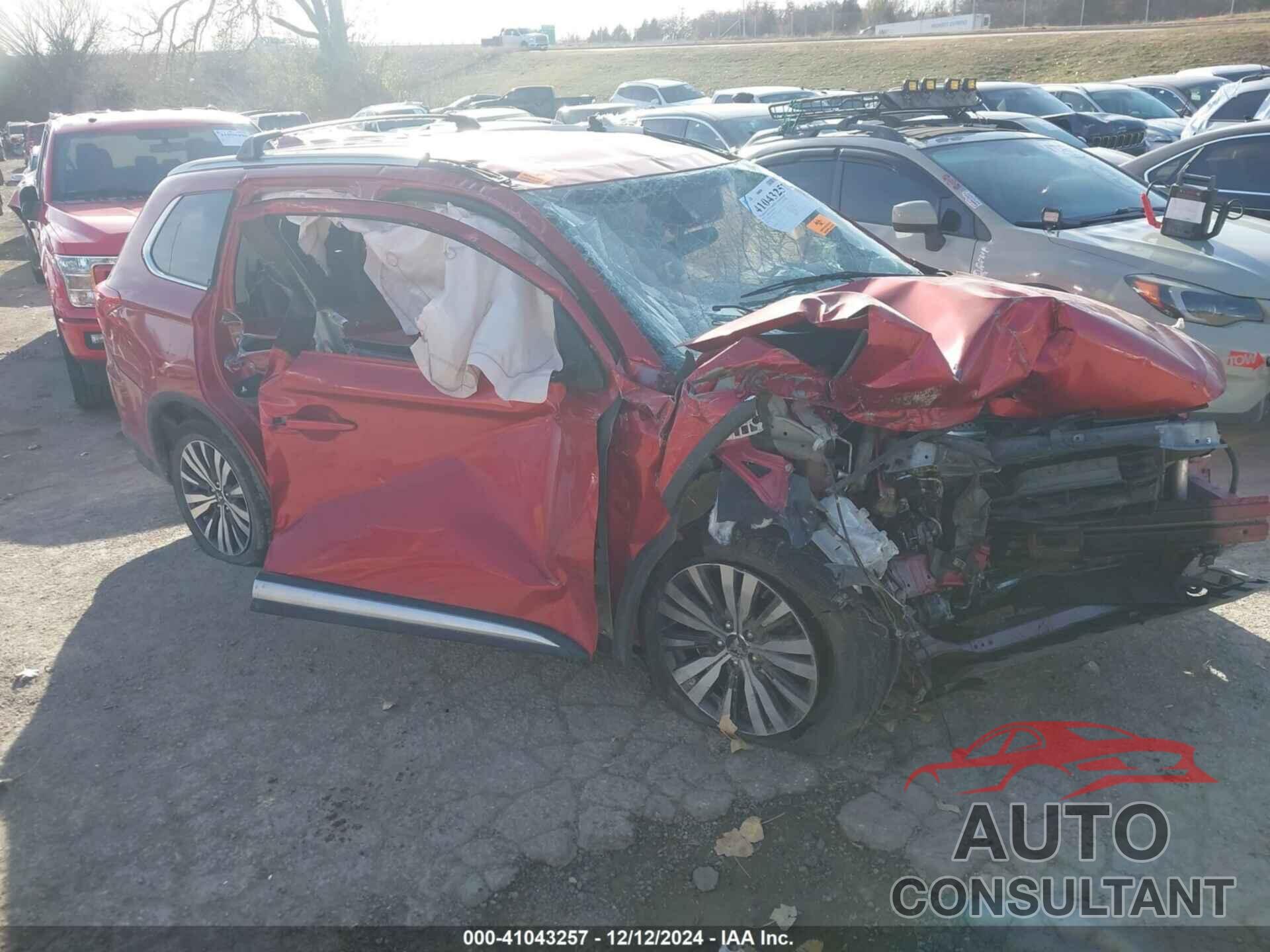 MITSUBISHI OUTLANDER 2019 - JA4AD3A30KZ027338