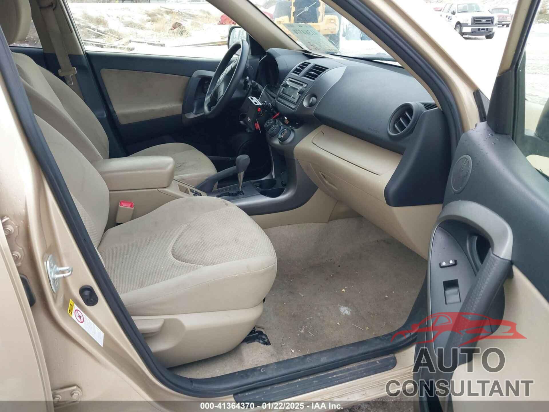 TOYOTA RAV4 2012 - JTMBF4DV0CD043836