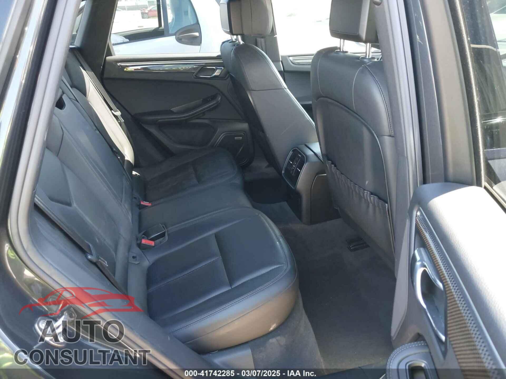 PORSCHE MACAN 2017 - WP1AG2A59HLB51272