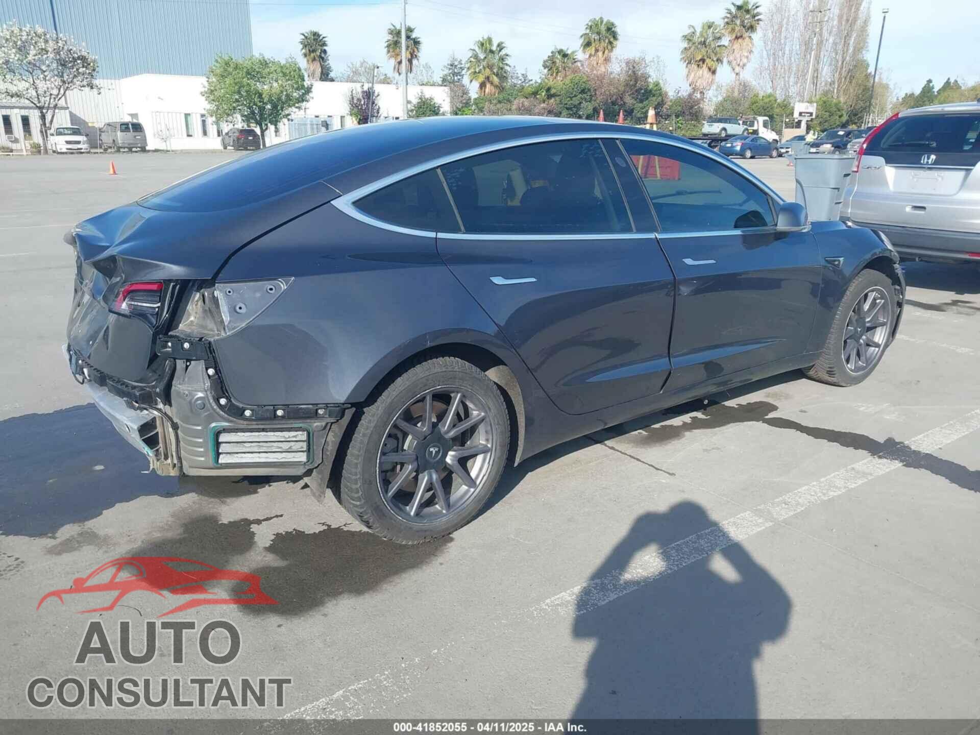 TESLA MODEL 3 2018 - 5YJ3E1EA5JF020009