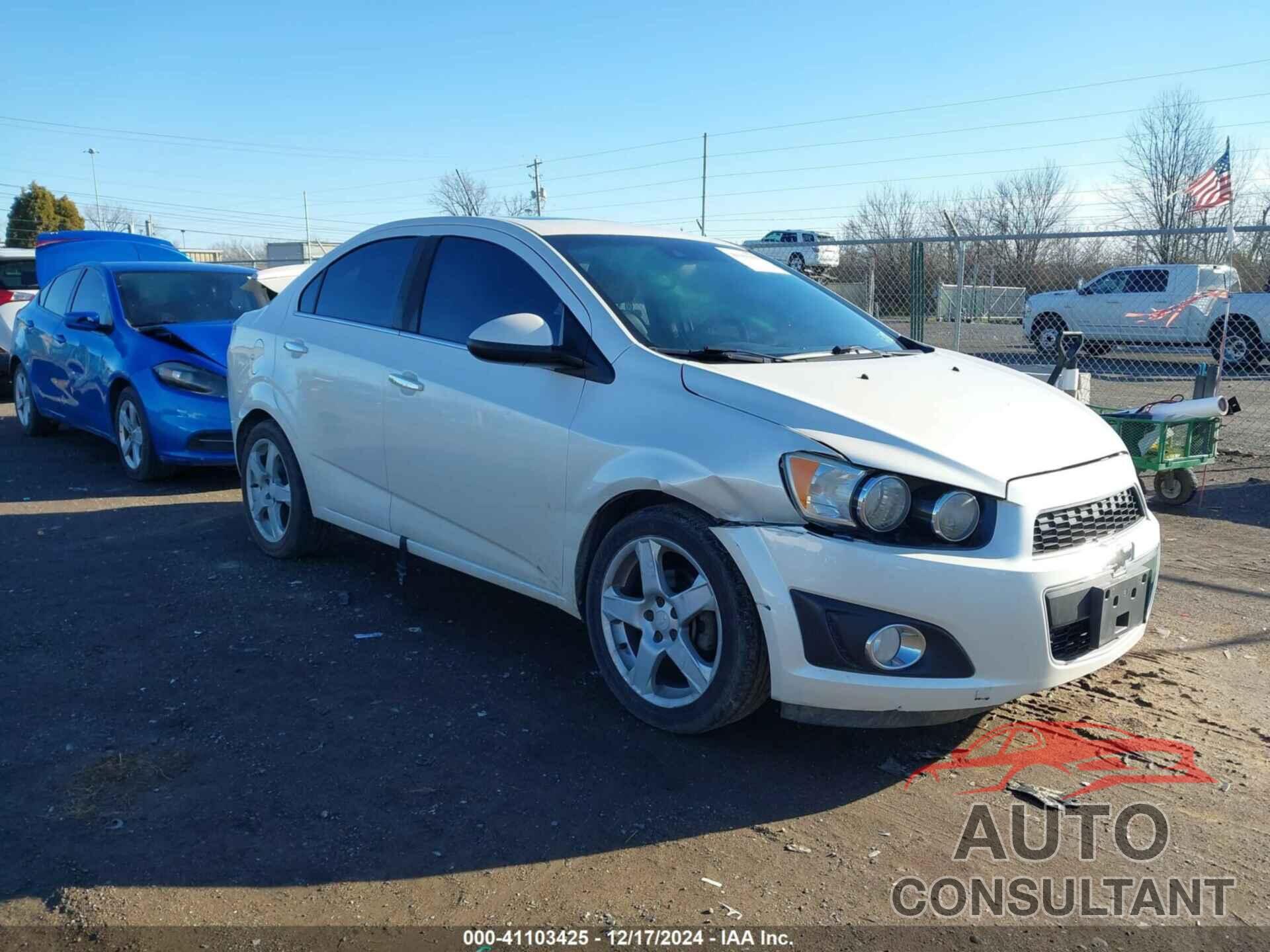 CHEVROLET SONIC 2015 - 1G1JE5SBXF4133960