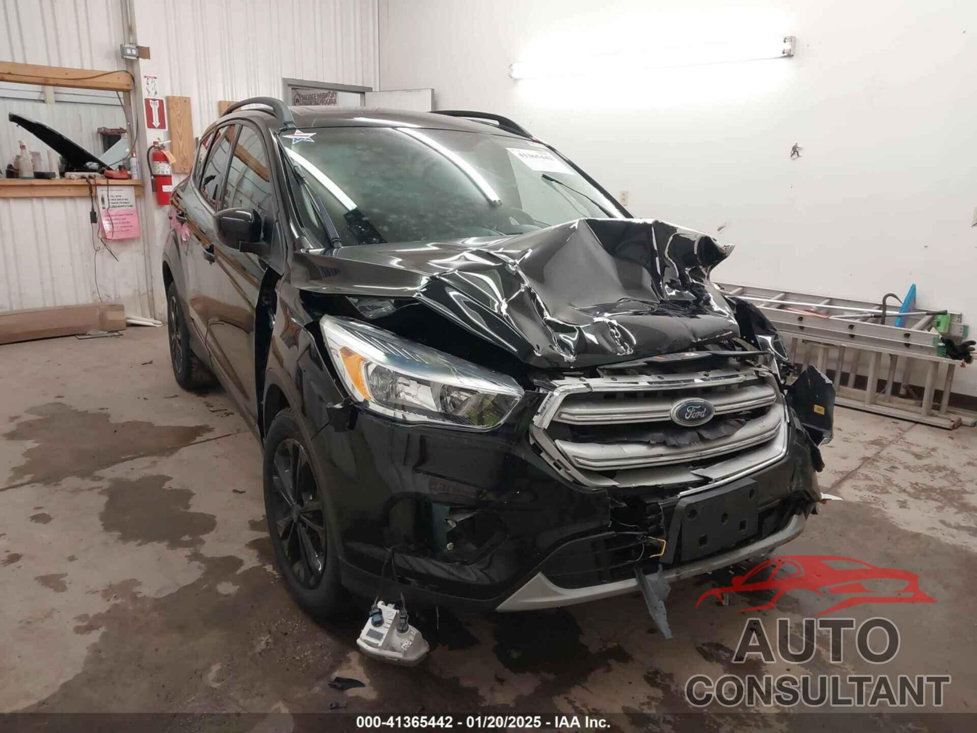 FORD ESCAPE 2018 - 1FMCU0GD7JUC46057