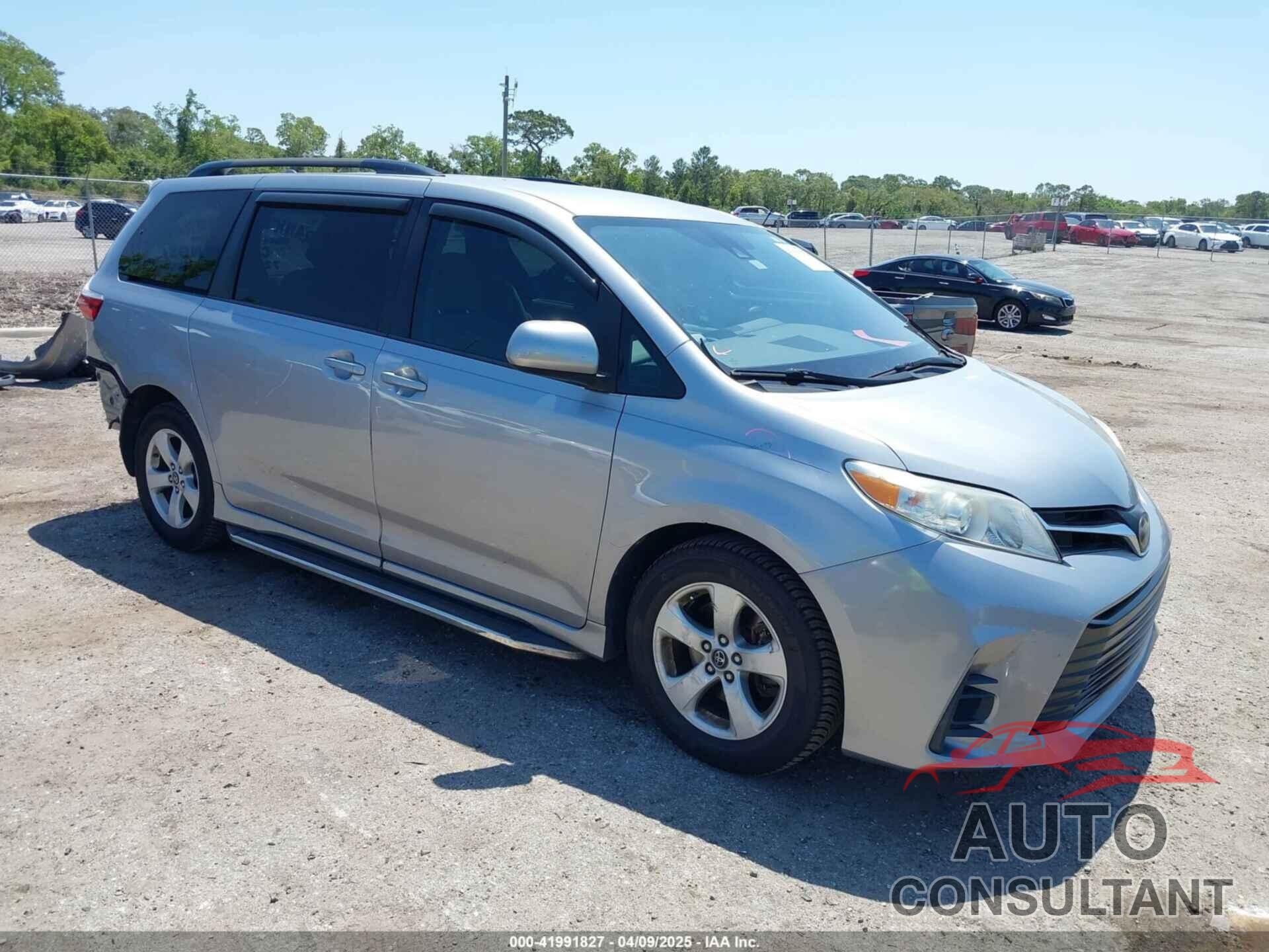 TOYOTA SIENNA 2018 - 5TDKZ3DC0JS940186