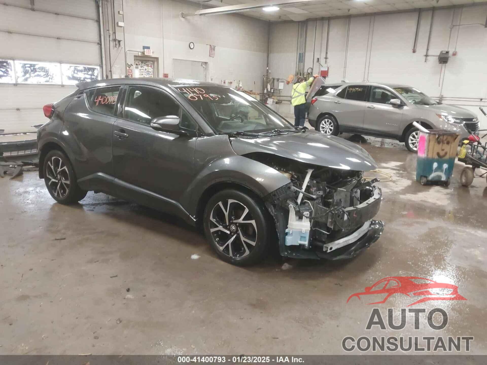 TOYOTA C-HR 2018 - NMTKHMBX4JR022504