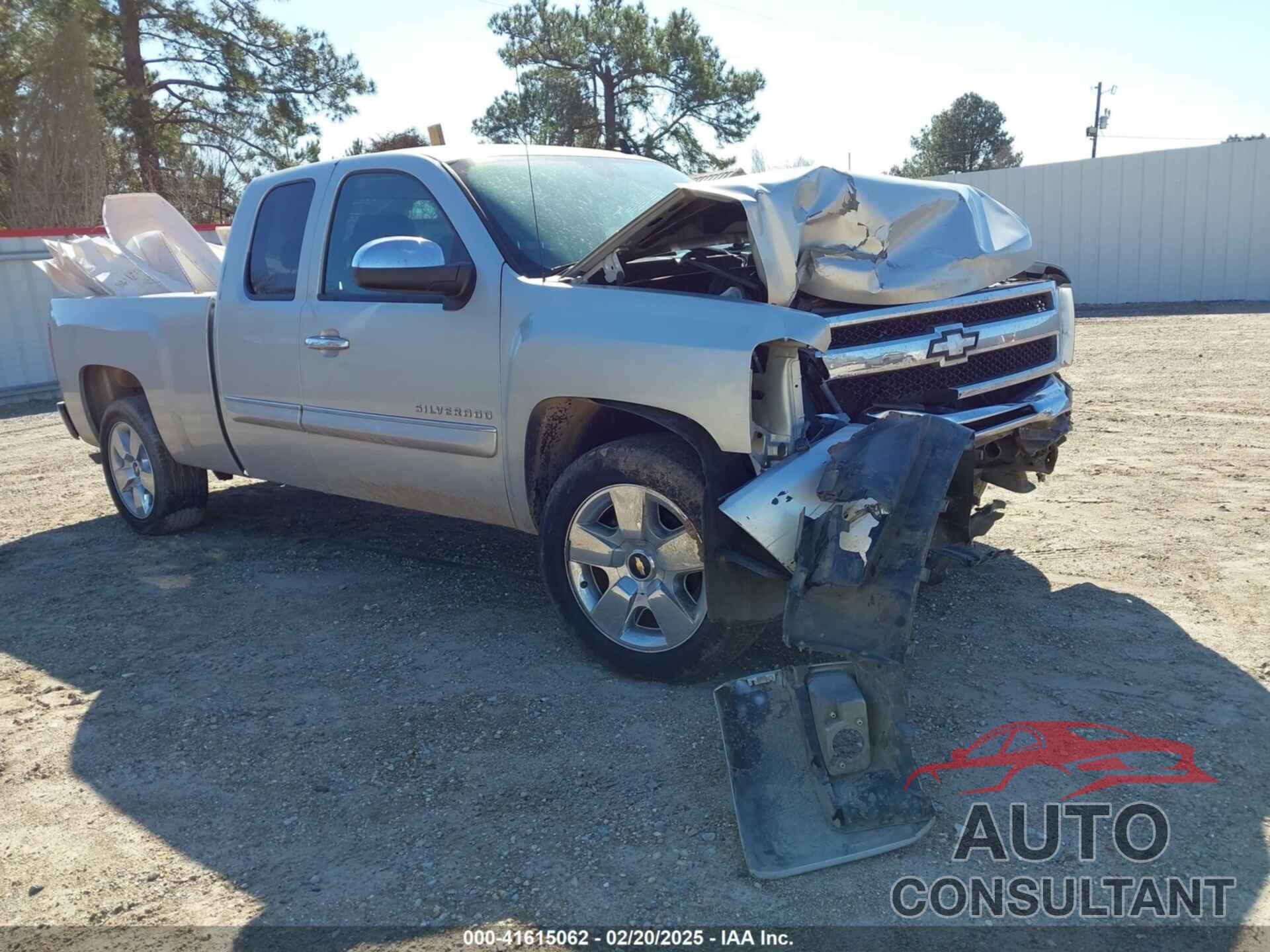 CHEVROLET SILVERADO 1500 2011 - 1GCRCSE06BZ213827