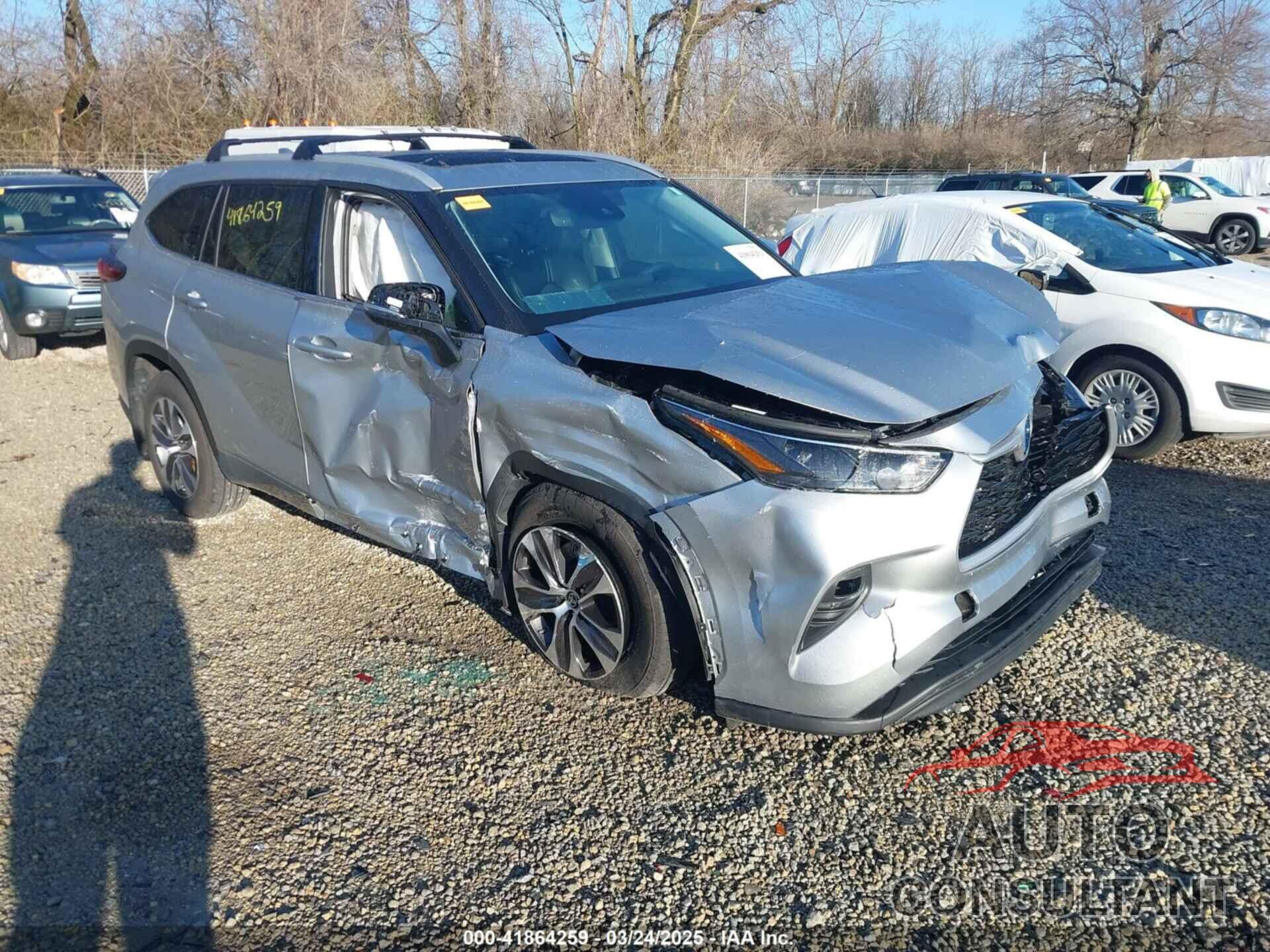 TOYOTA HIGHLANDER 2022 - 5TDGBRCH4NS561319