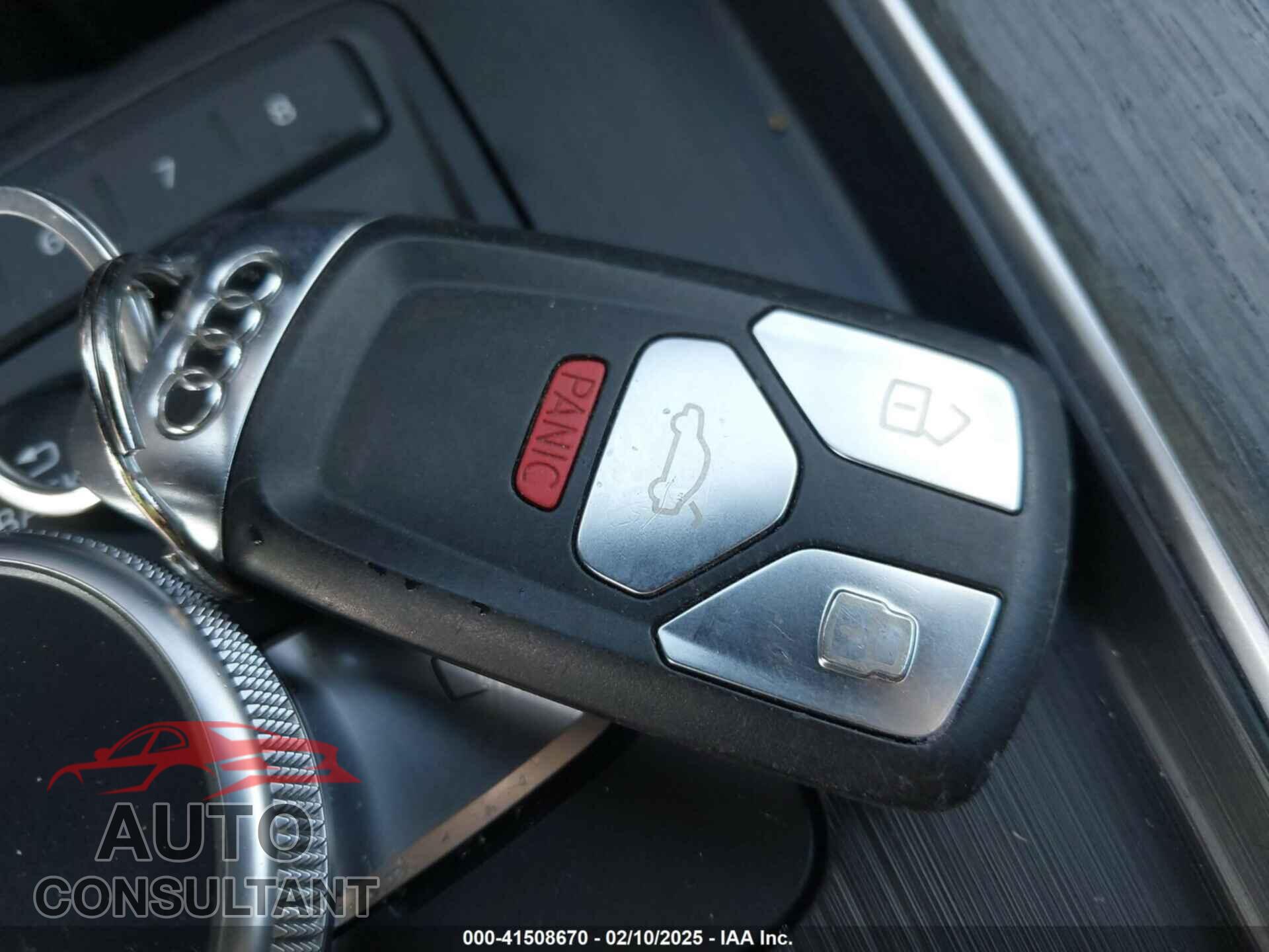 AUDI A4 2017 - WAUDNAF45HN051170