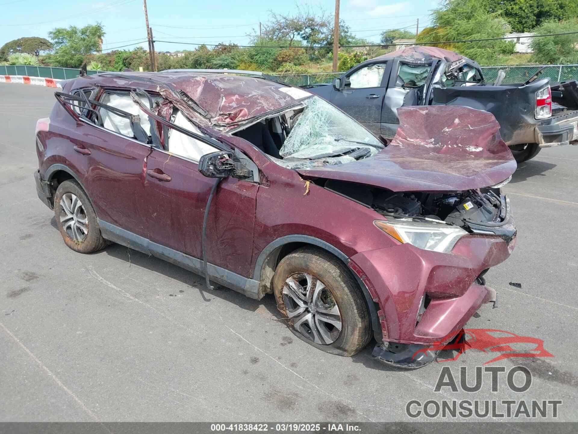 TOYOTA RAV4 2017 - JTMZFREV4HD098615