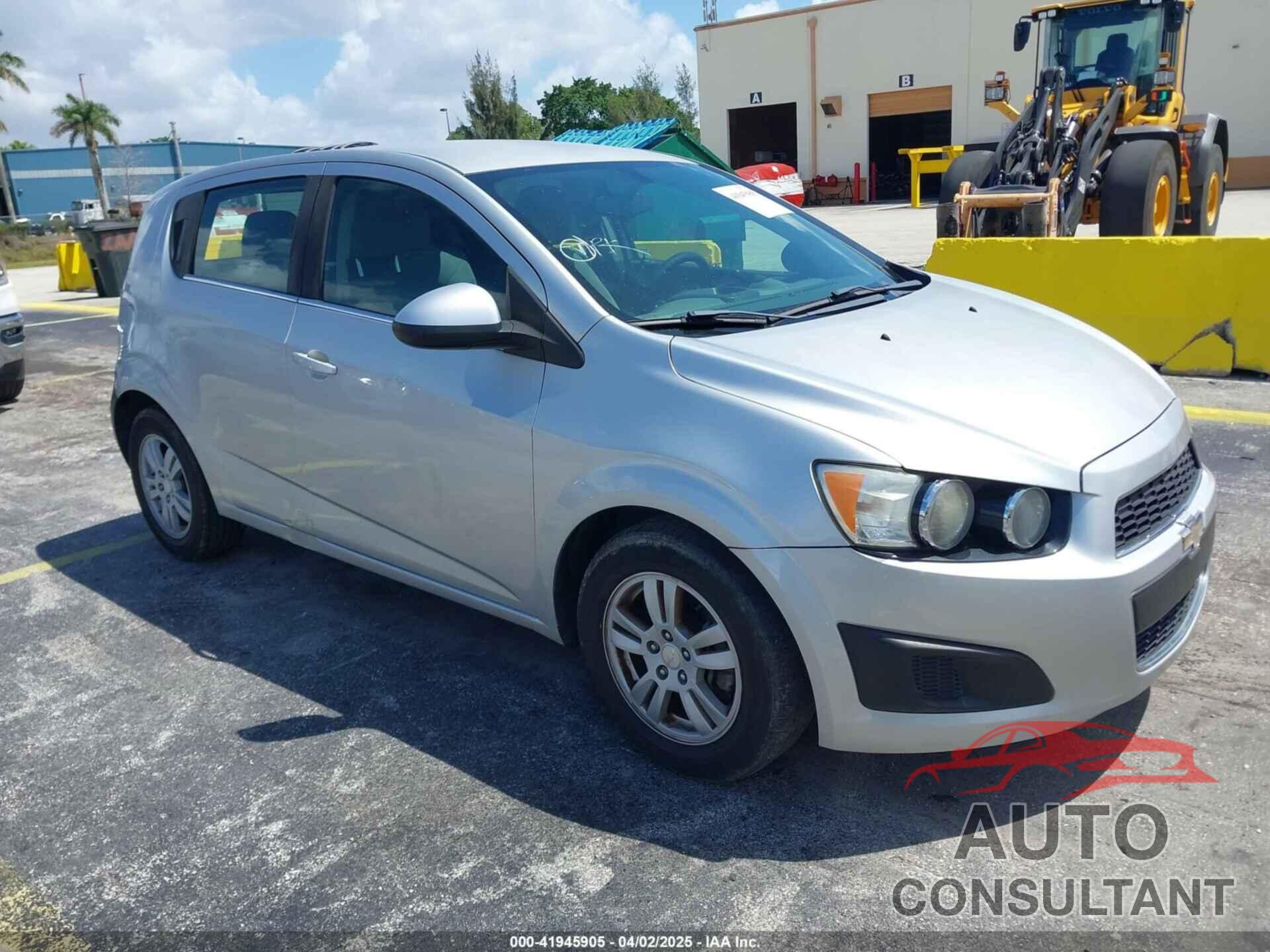 CHEVROLET SONIC 2014 - 1G1JC6SH8E4216494