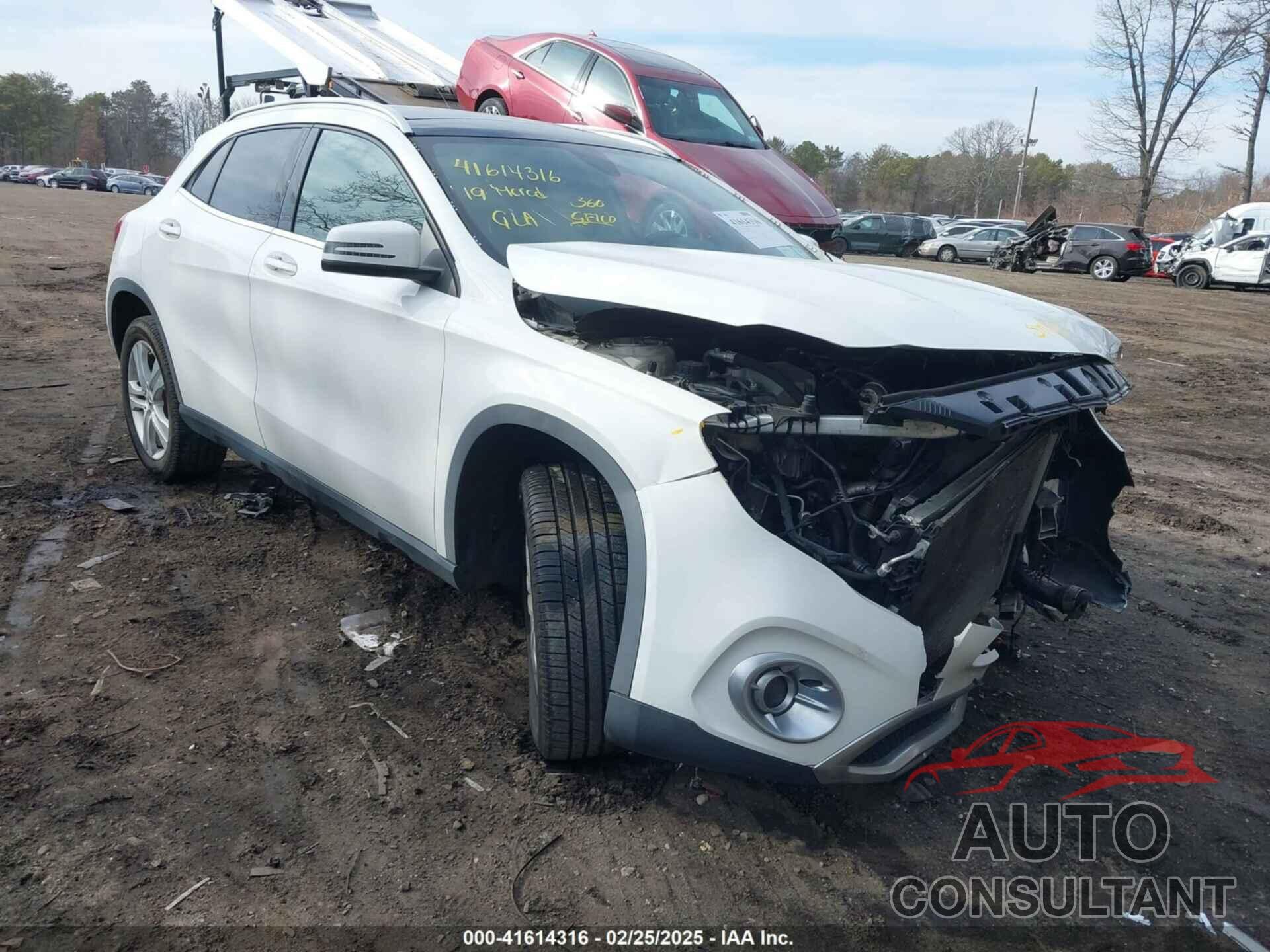 MERCEDES-BENZ GLA 250 2019 - WDCTG4GB7KU001207