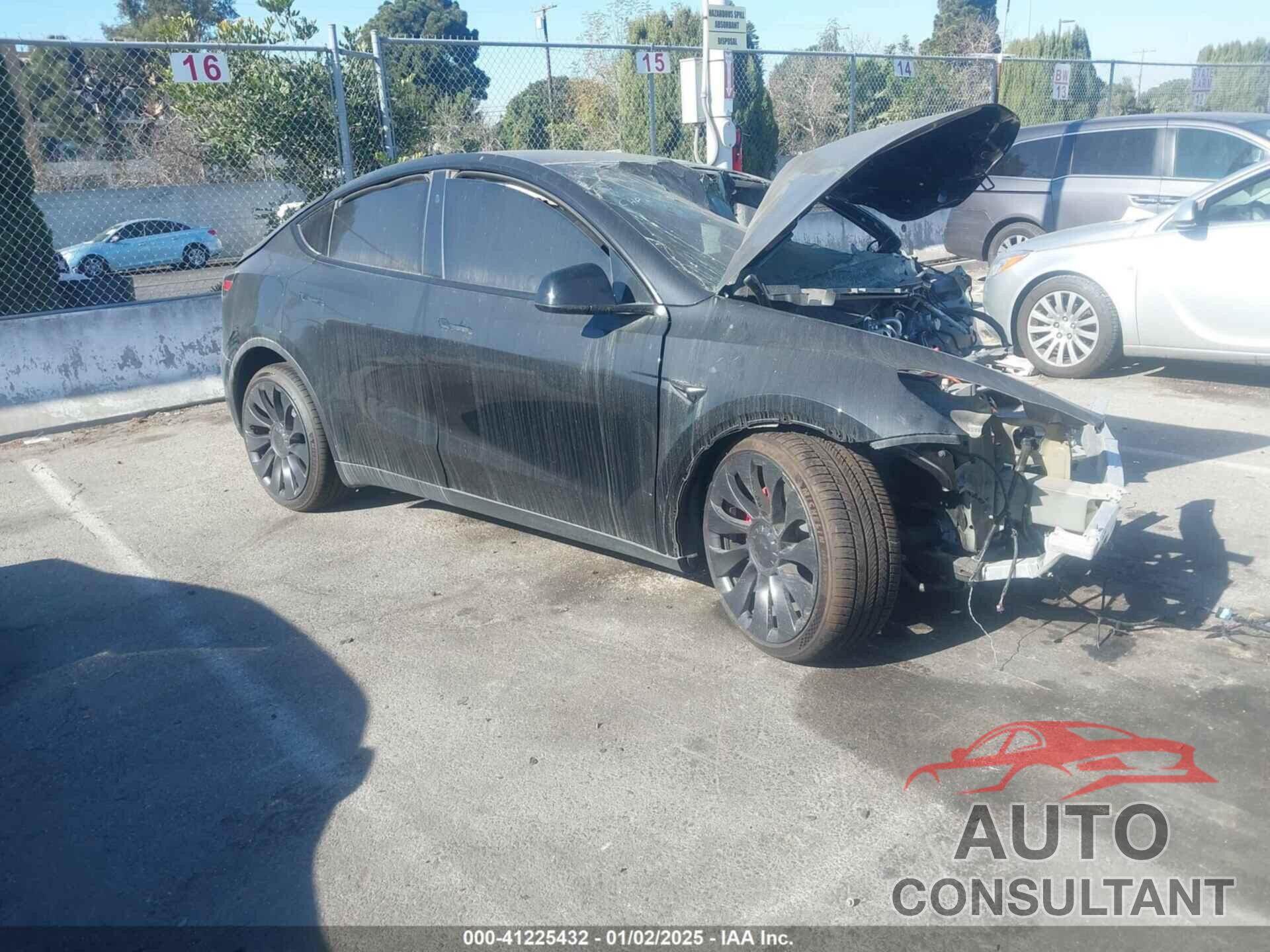 TESLA MODEL Y 2024 - 7SAYGDEF7RF021464