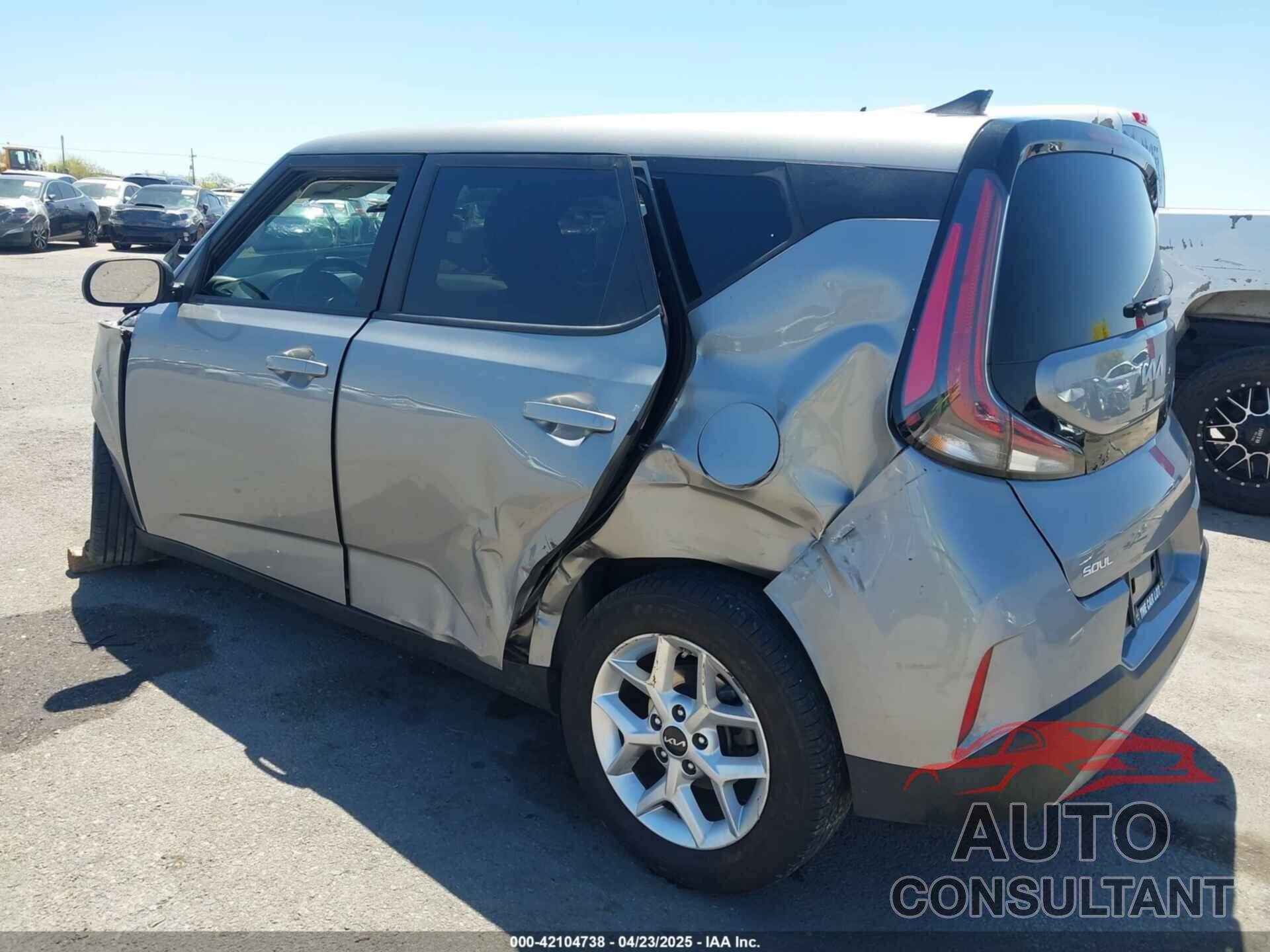 KIA SOUL 2023 - KNDJ23AU5P7888652