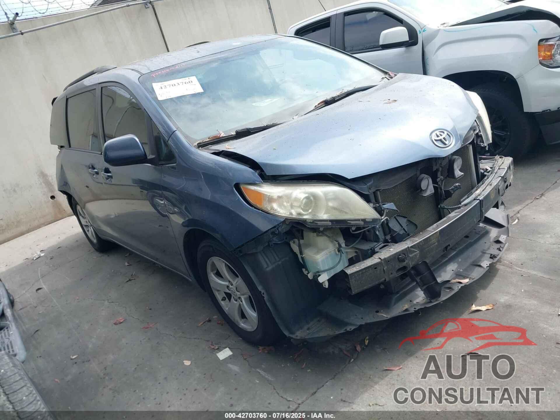 TOYOTA SIENNA 2015 - 5TDKK3DC9FS586406
