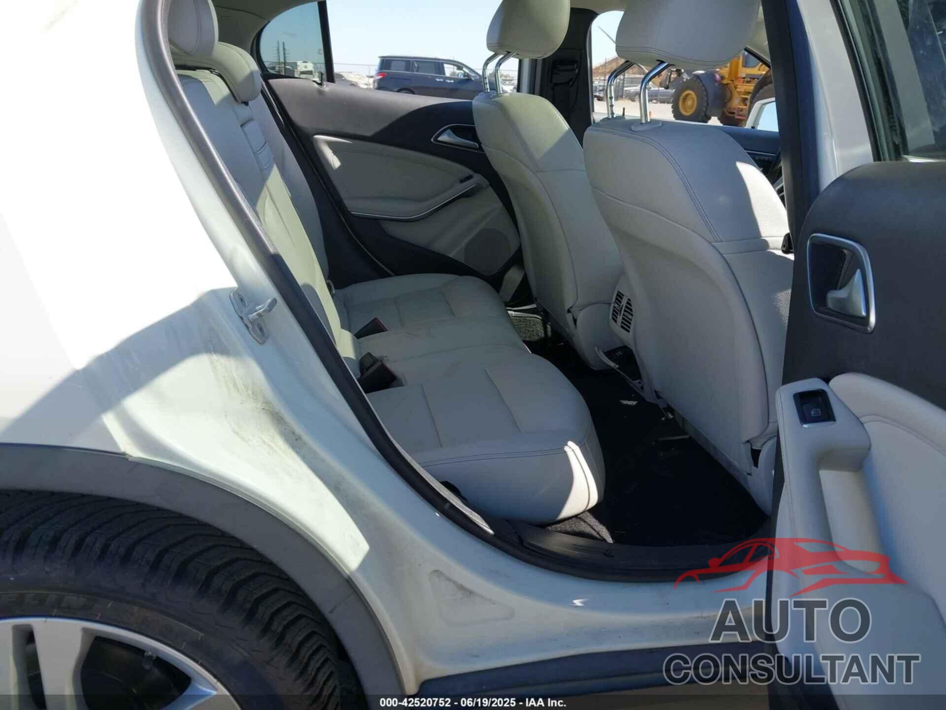 MERCEDES-BENZ GLA 250 2015 - WDCTG4GB2FJ149546
