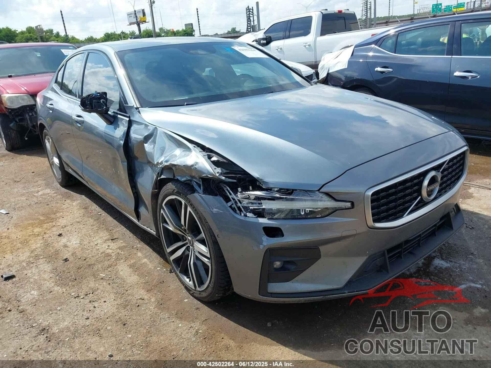 VOLVO S60 2020 - 7JRA22TM3LG030549