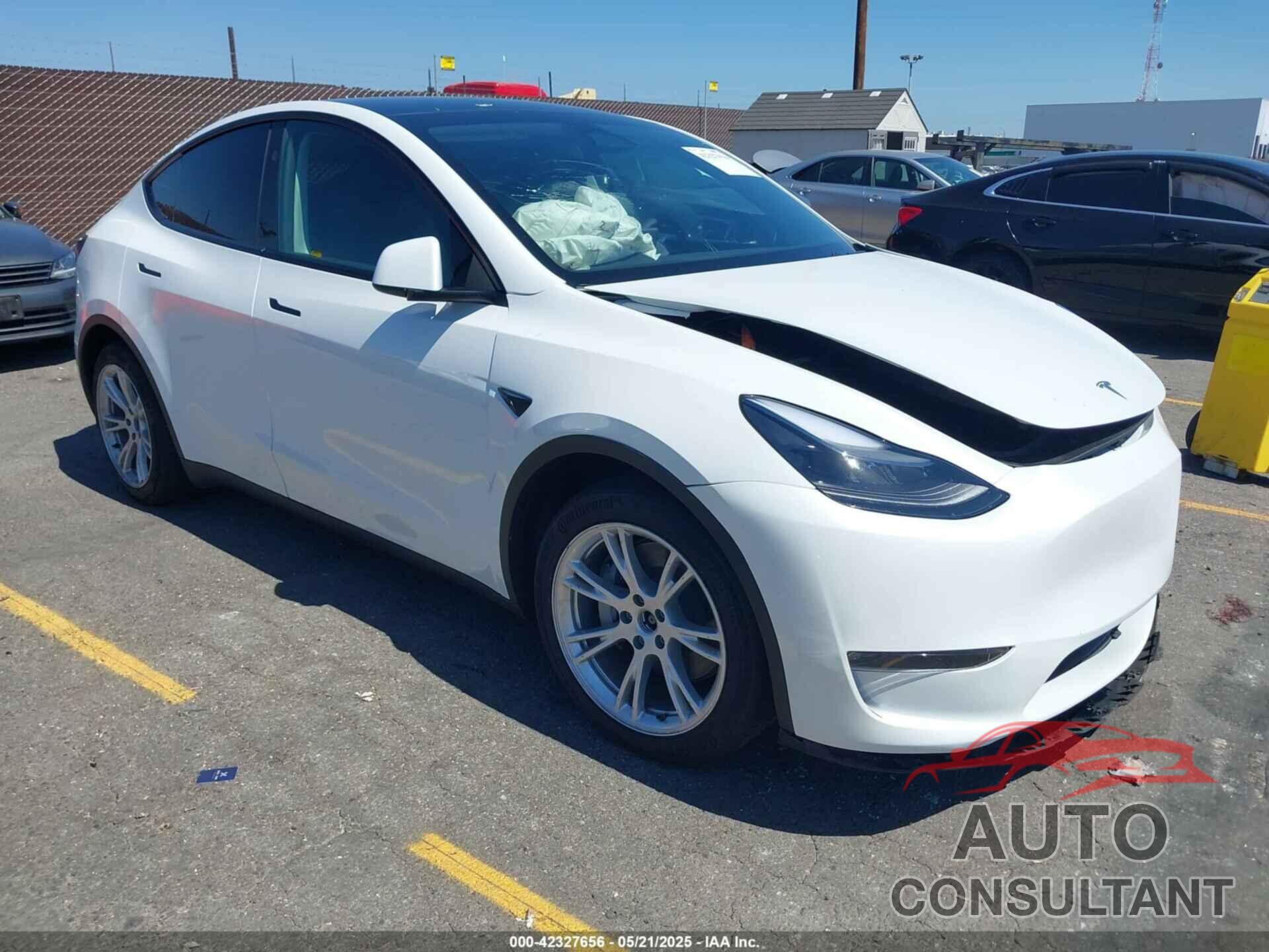 TESLA MODEL Y 2023 - 7SAYGAEE4PF851063