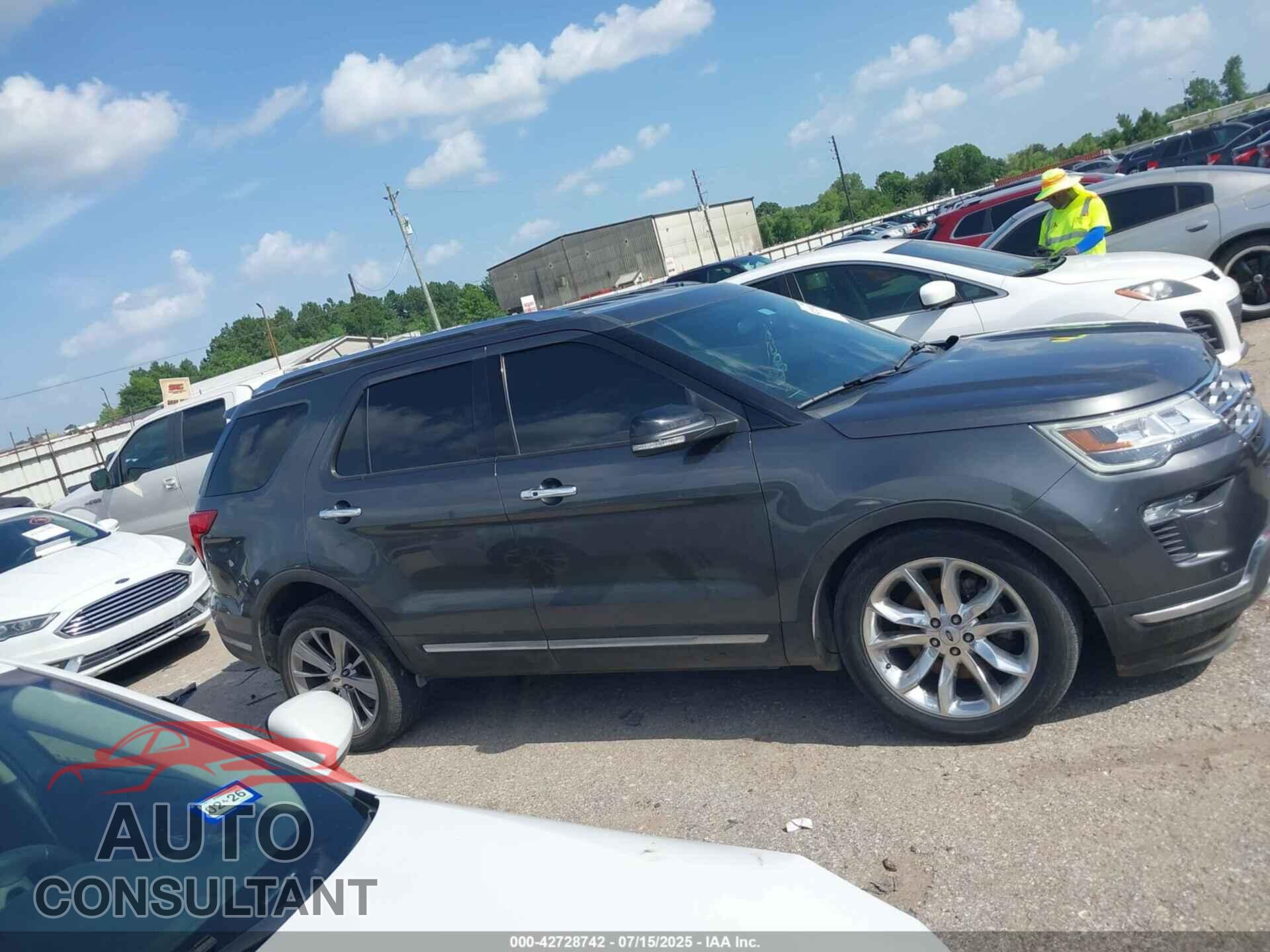 FORD EXPLORER 2018 - 1FM5K7F87JGB11641