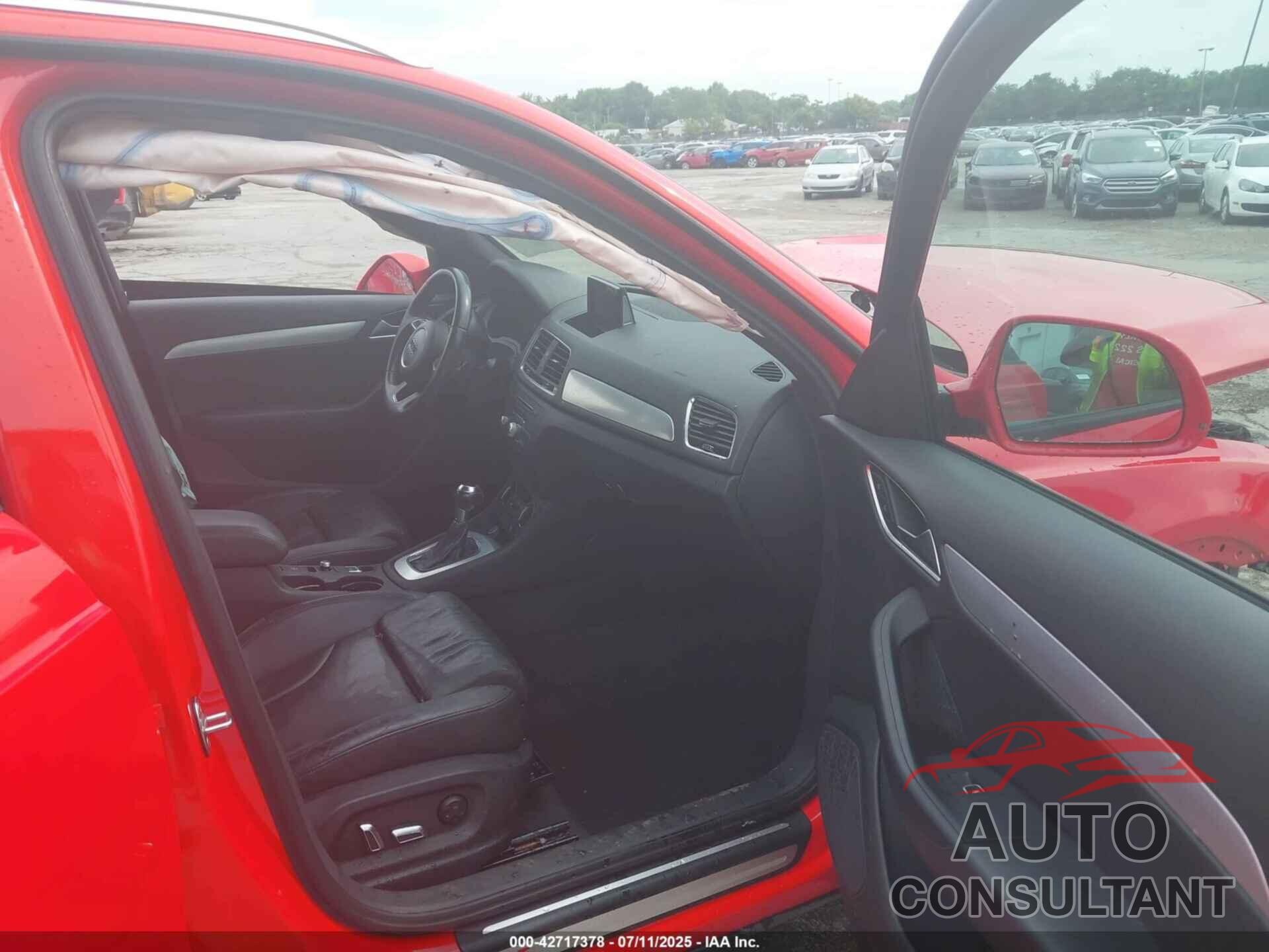 AUDI Q3 2018 - WA1BCCFS9JR025027