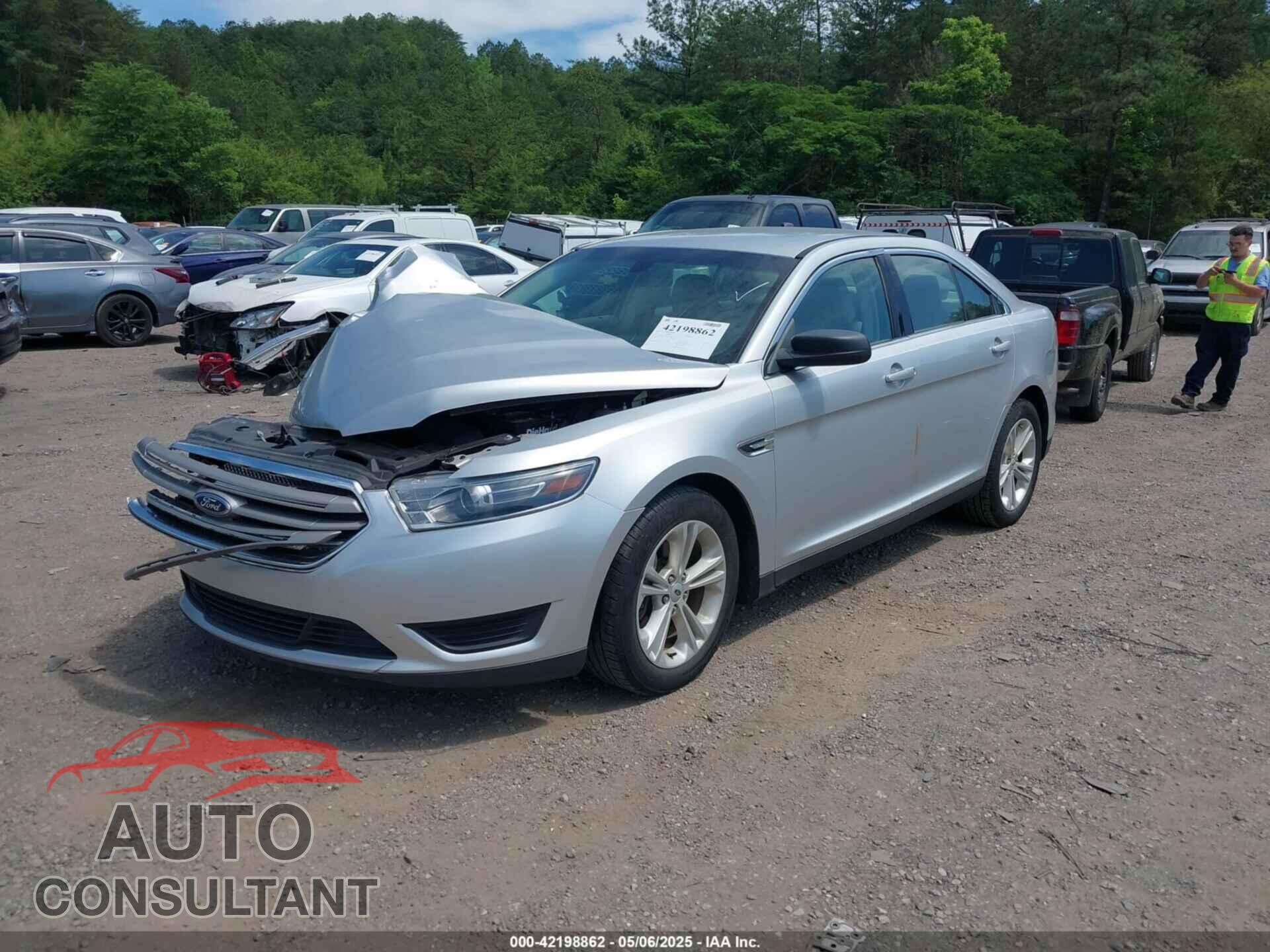FORD TAURUS 2017 - 1FAHP2D85HG113672