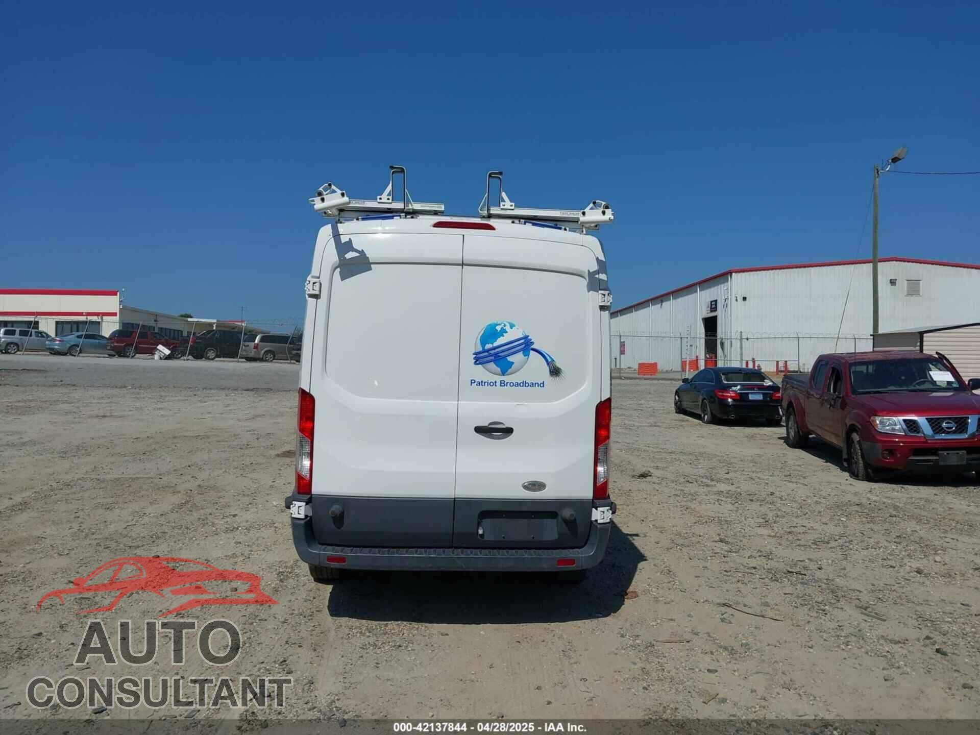 FORD TRANSIT-150 2015 - 1FTNE2CM6FKA08103