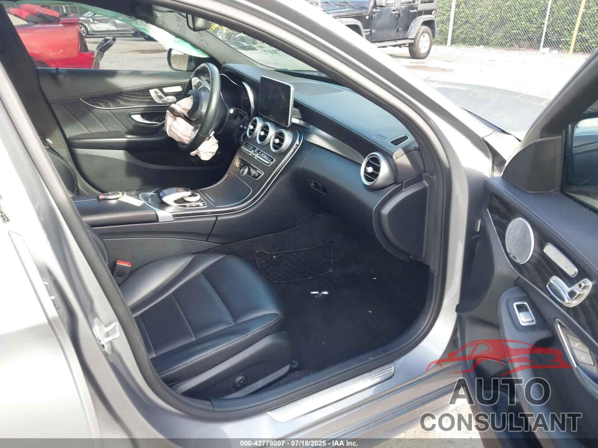 MERCEDES-BENZ C 2015 - 55SWF6GB2FU011349