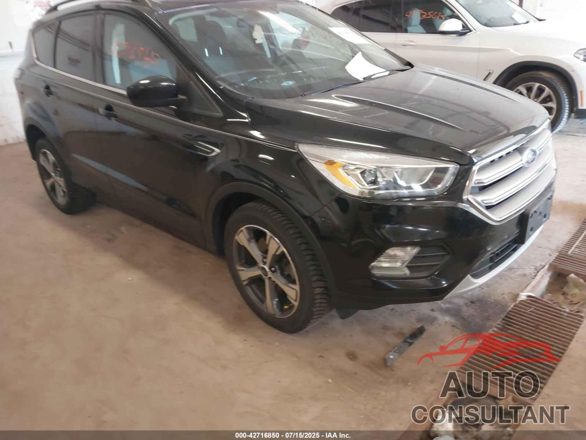 FORD ESCAPE 2017 - 1FMCU9GD4HUB51924