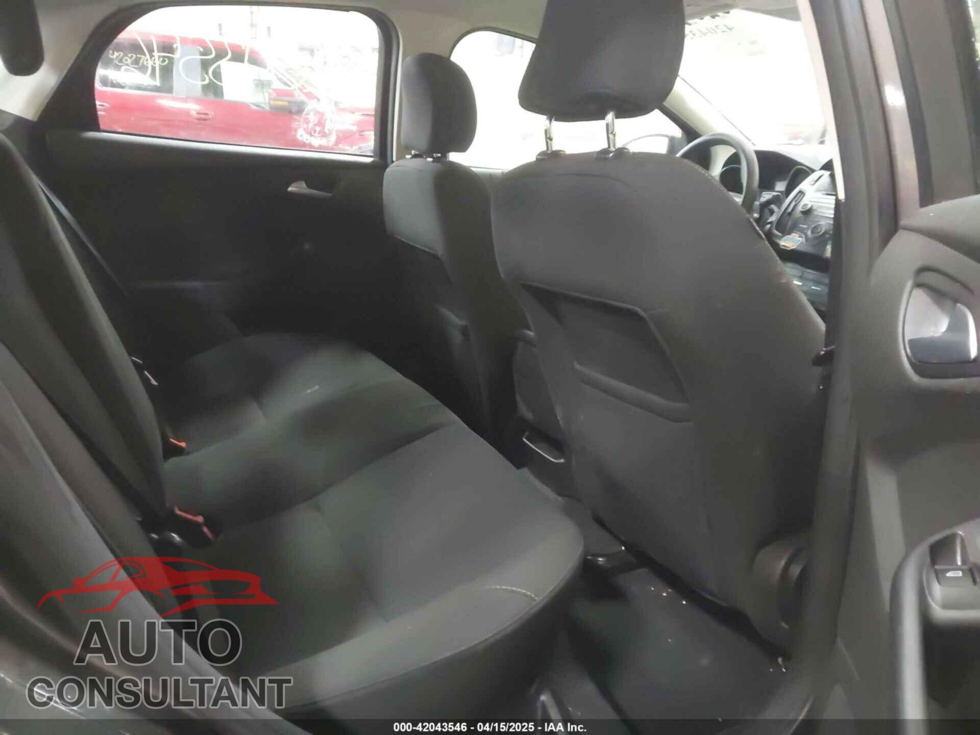 FORD FOCUS 2016 - 1FADP3F21GL247906