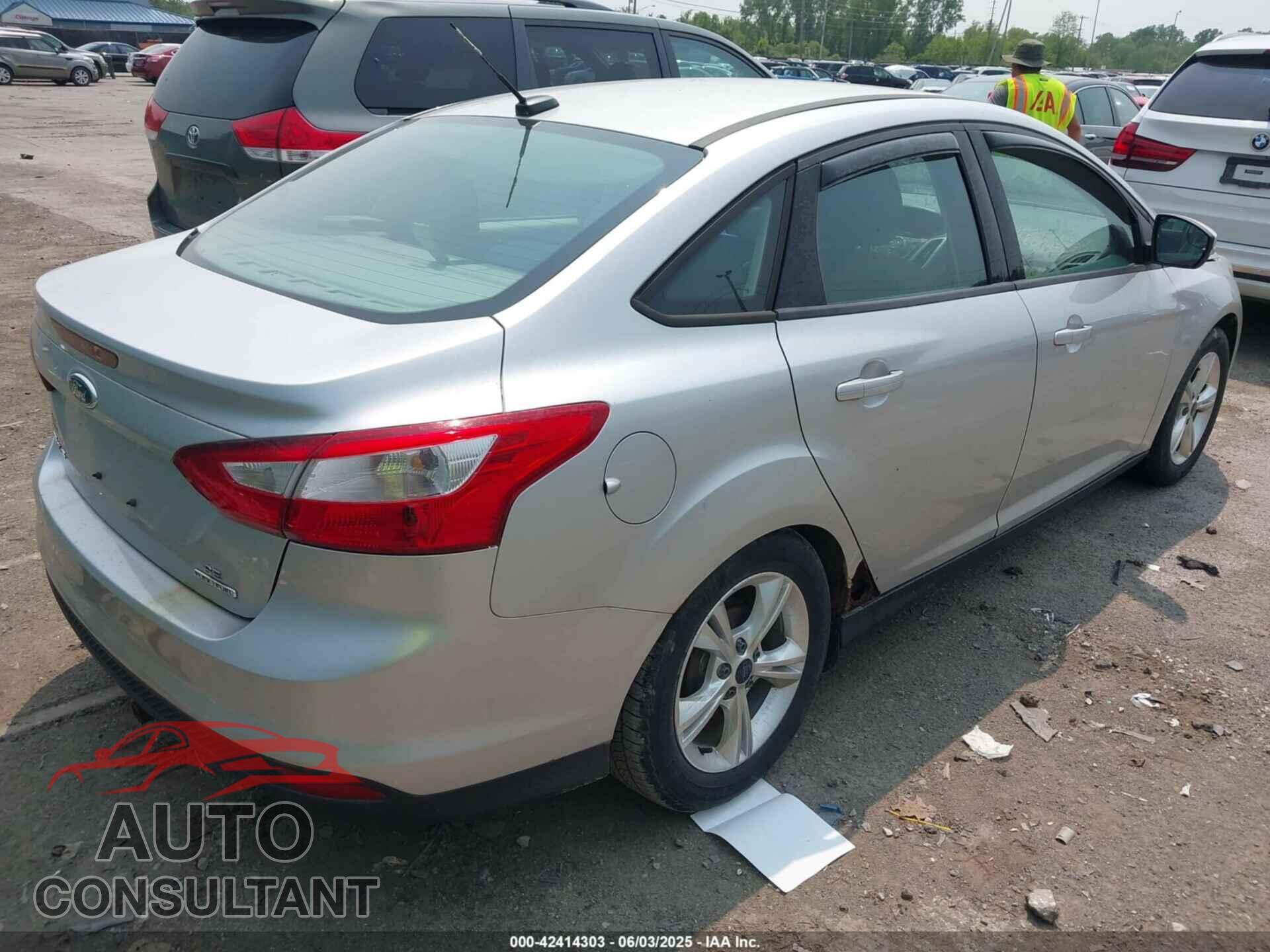 FORD FOCUS 2014 - 1FADP3F22EL245255