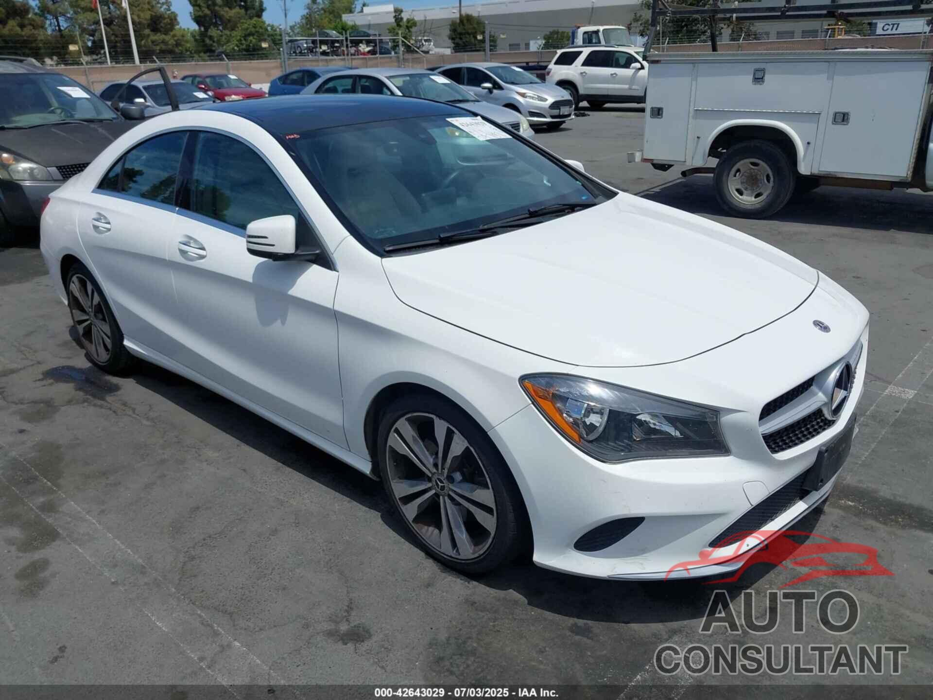MERCEDES-BENZ CLA 250 2019 - WDDSJ4EB3KN725322