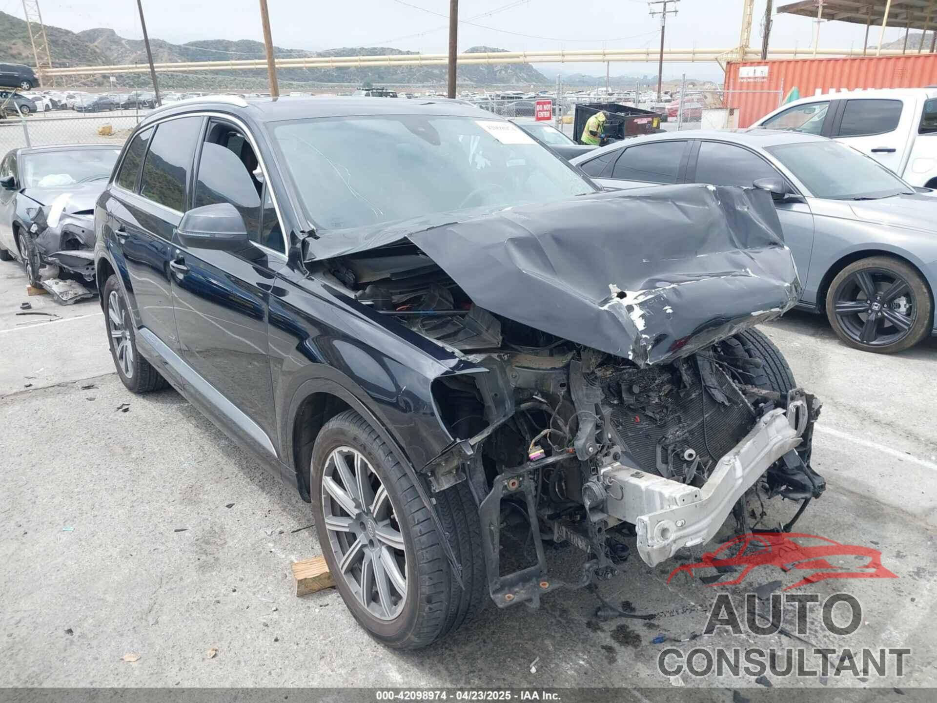 AUDI Q7 2018 - WA1LAAF76JD004708