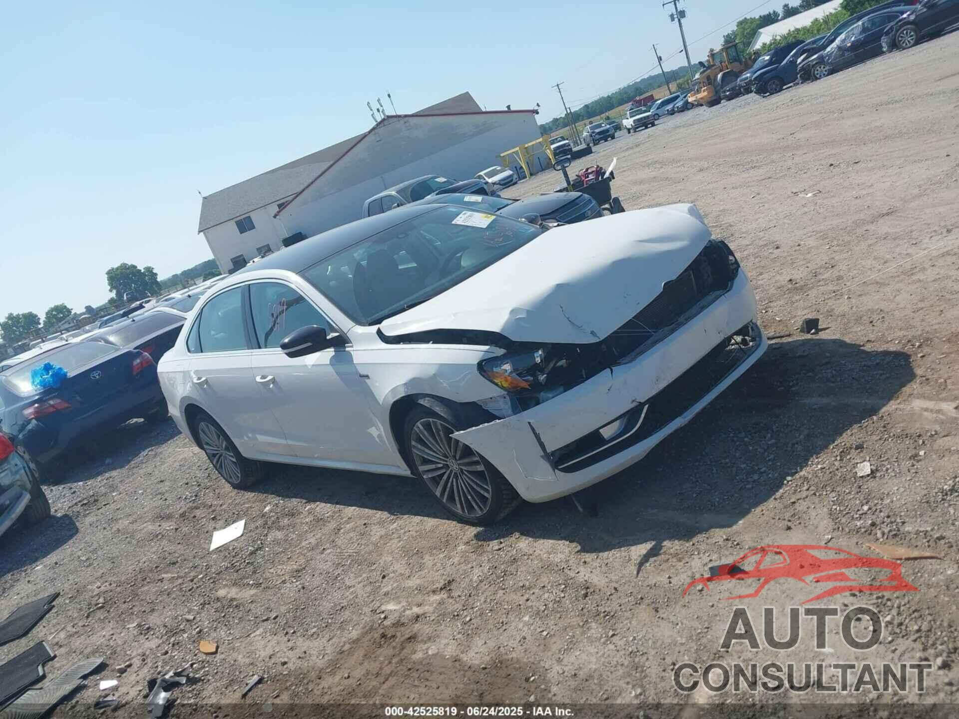 VOLKSWAGEN PASSAT 2015 - 1VWBT7A39FC018339