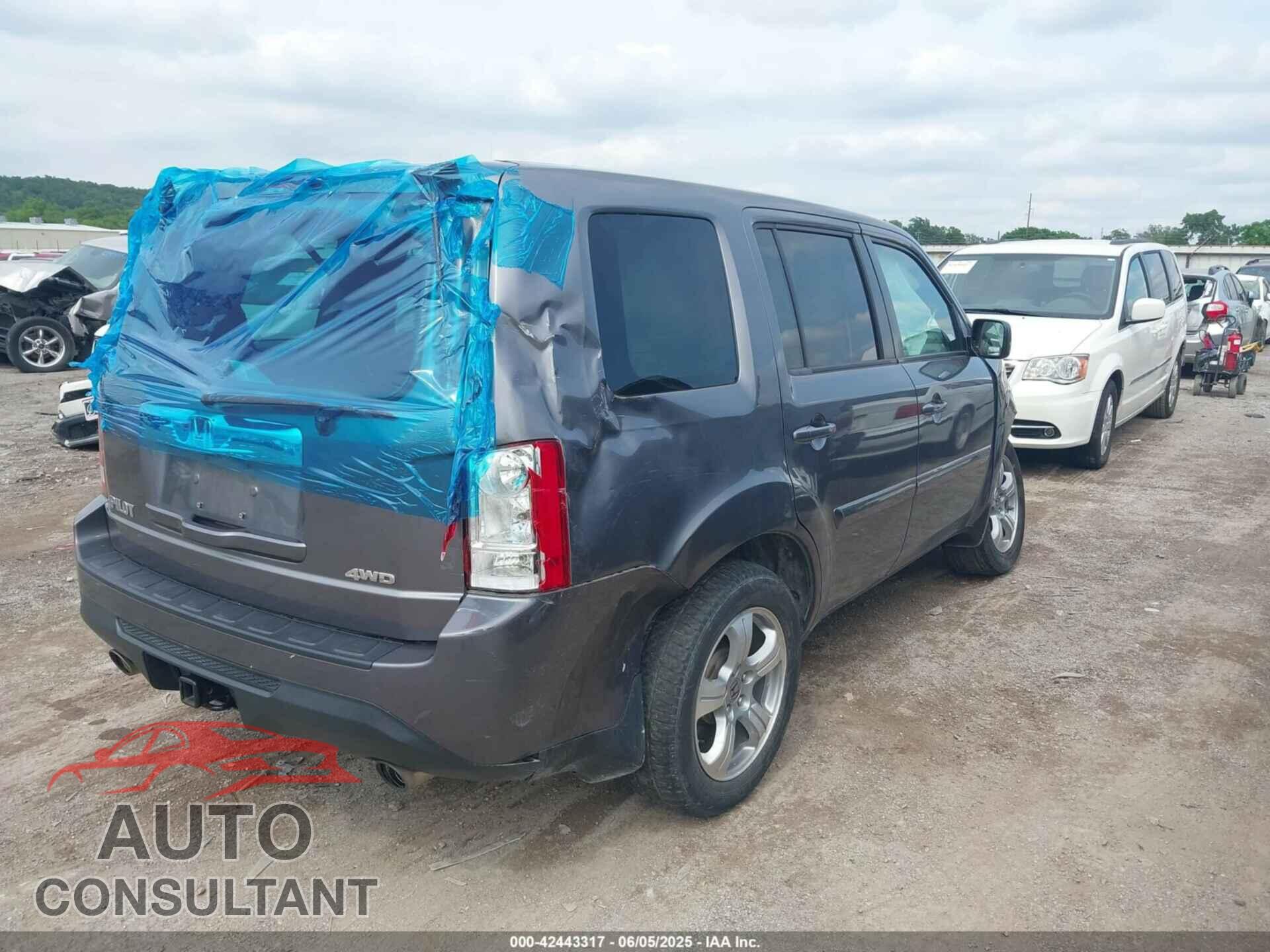 HONDA PILOT 2015 - 5FNYF4H54FB058681