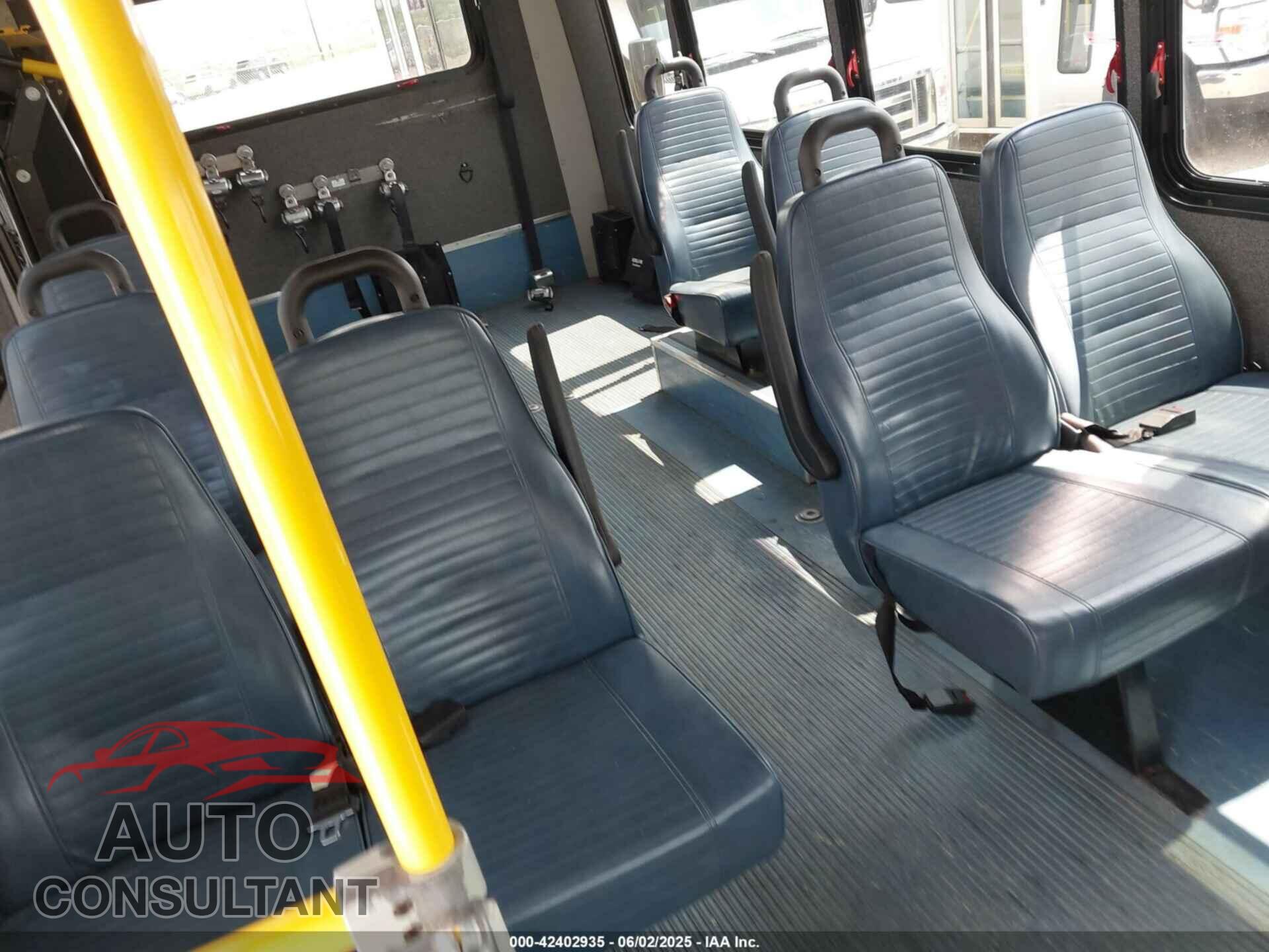 FORD E-450 CUTAWAY 2019 - 1FDFE4FS2KDC59656