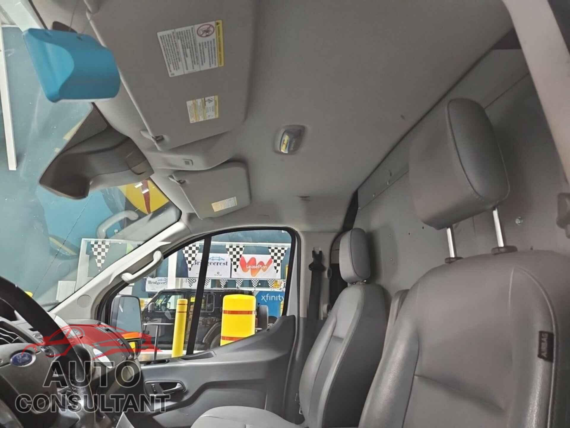FORD TRANSIT 2017 - 1FTYR1YM9HKB36424