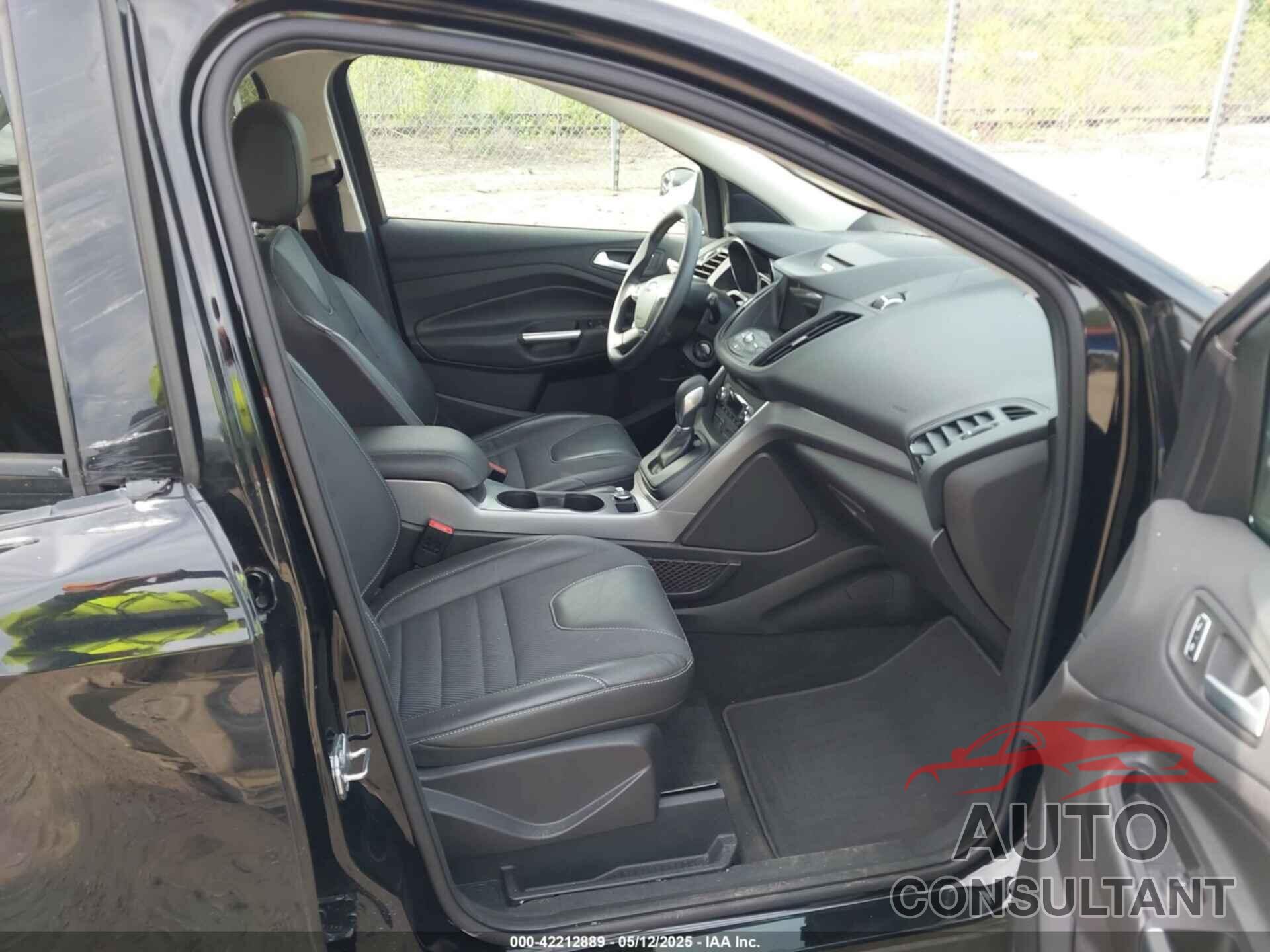 FORD ESCAPE 2016 - 1FMCU9G90GUB05288