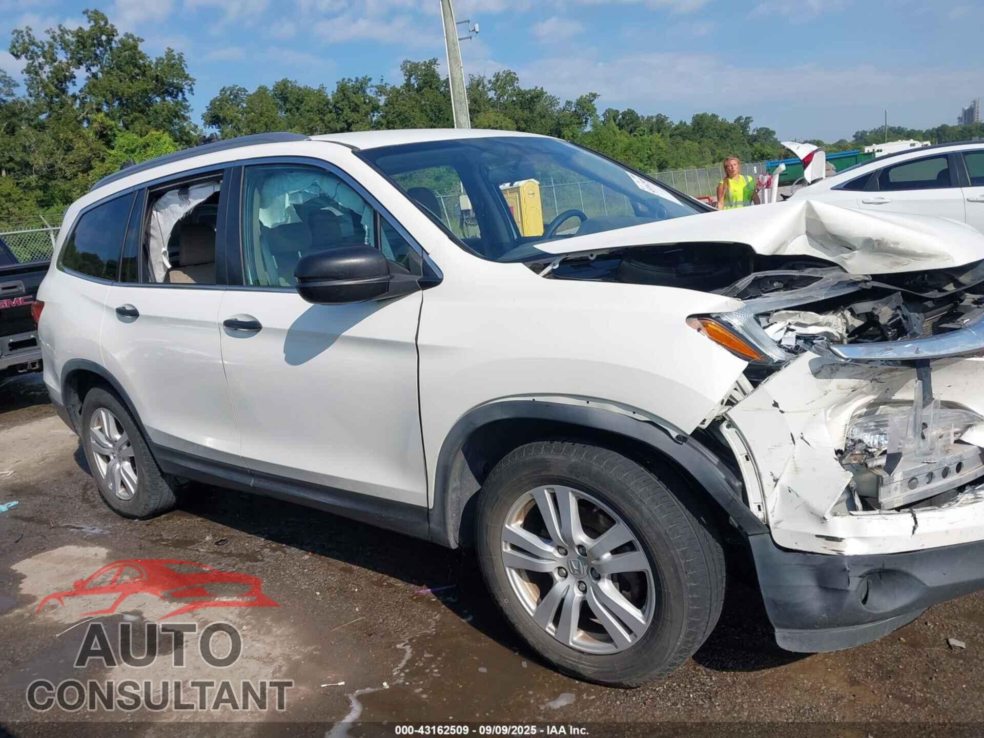 HONDA PILOT 2017 - 5FNYF5H18HB044448