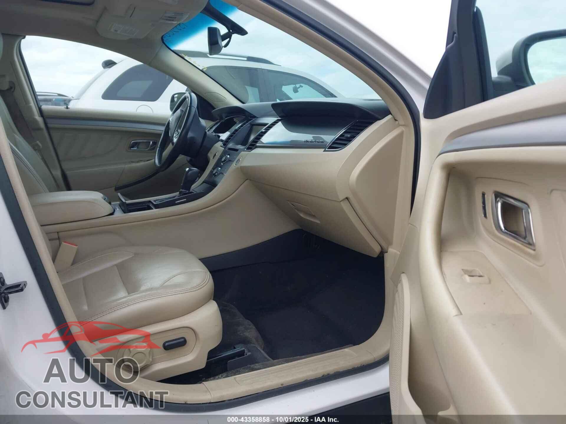 FORD TAURUS 2015 - 1FAHP2E80FG133002