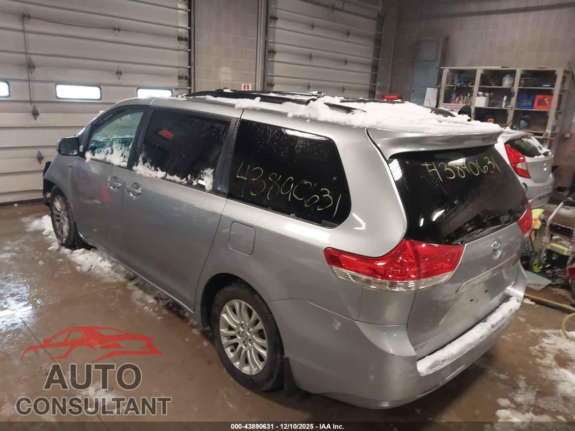 TOYOTA SIENNA 2013 - 5TDYK3DC8DS285813
