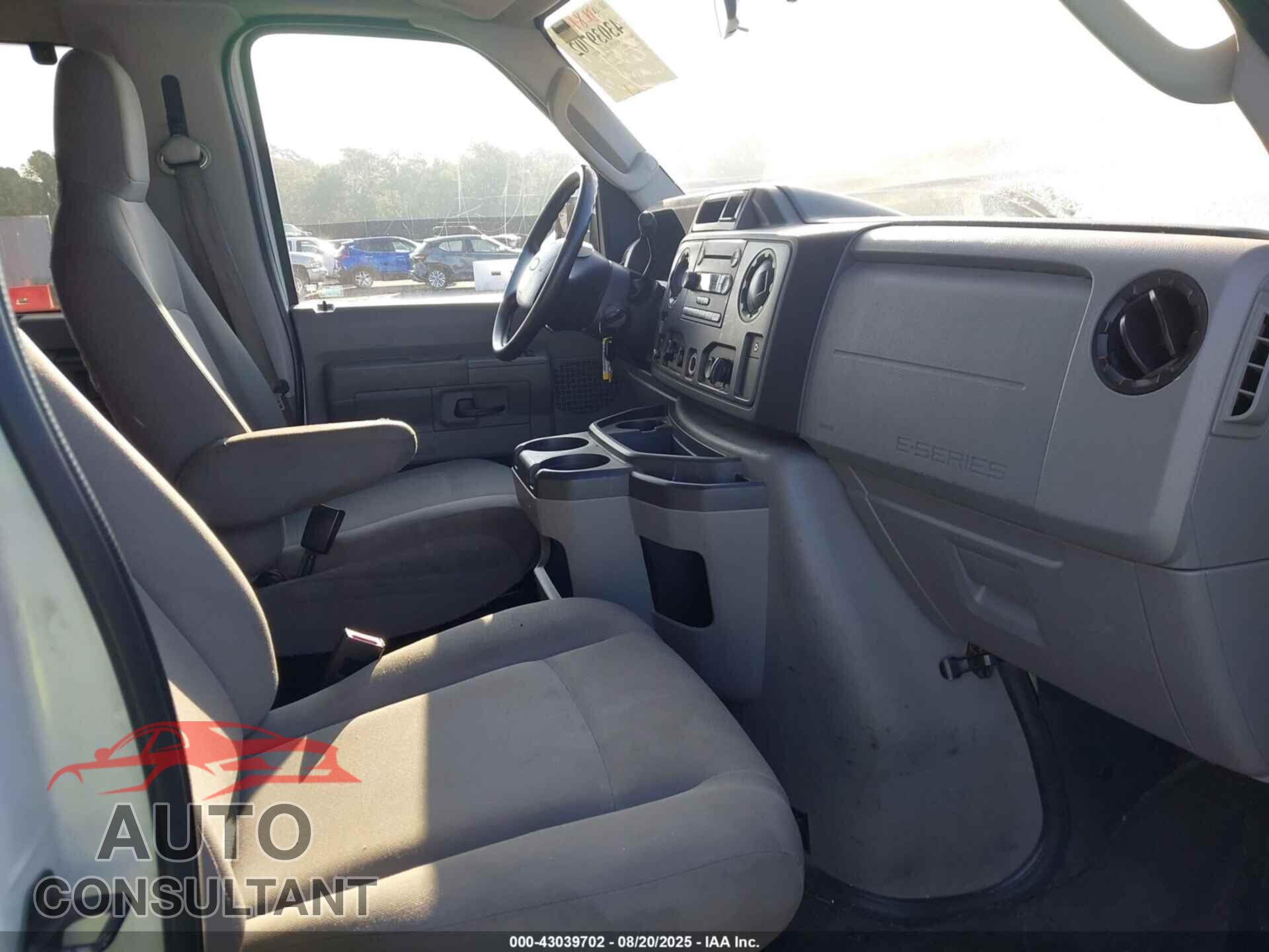 FORD E-350 SUPER DUTY 2011 - 1FBSS3BL7BDB07848