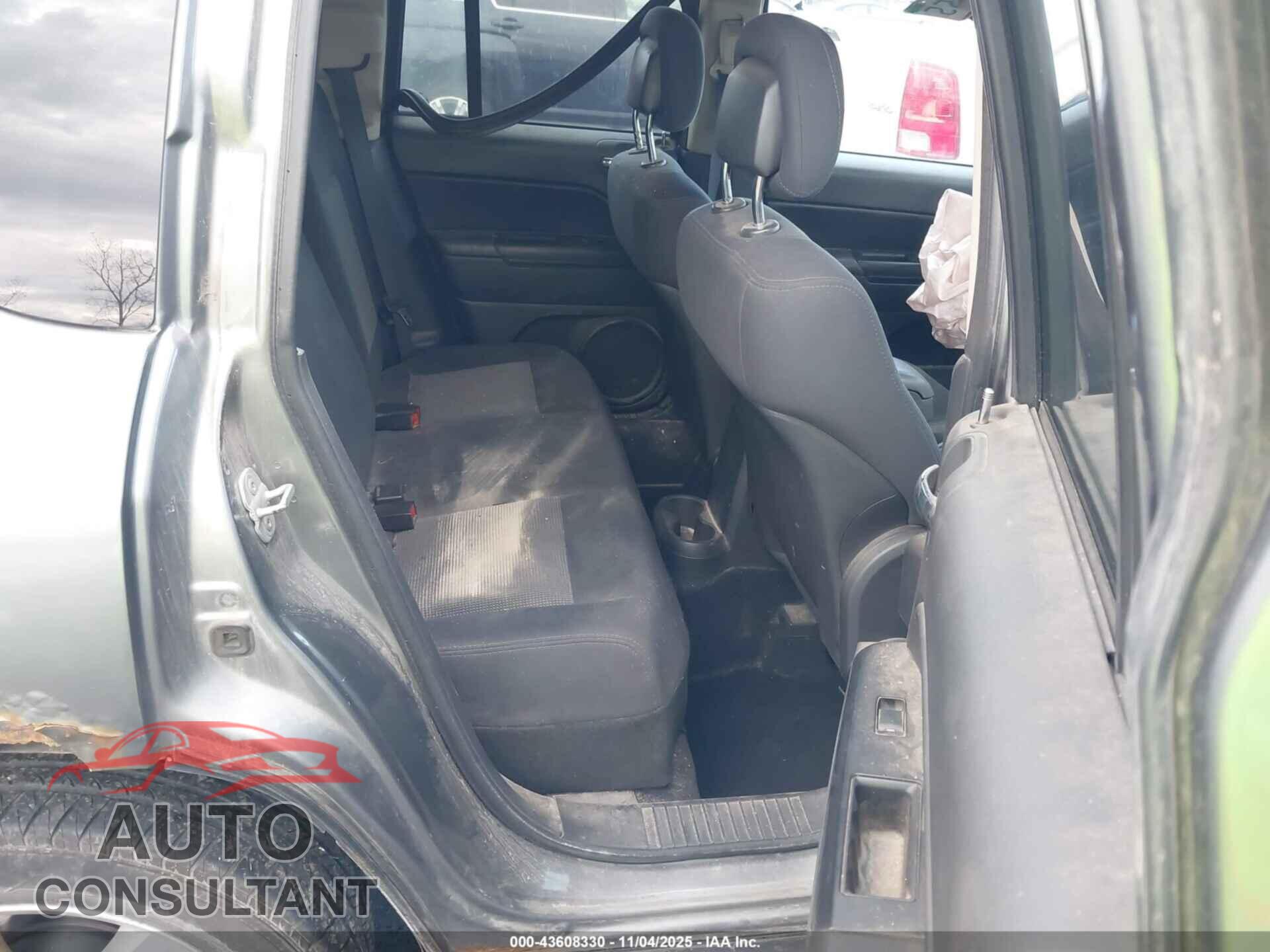 JEEP COMPASS 2011 - 1J4NF1FB7BD282677